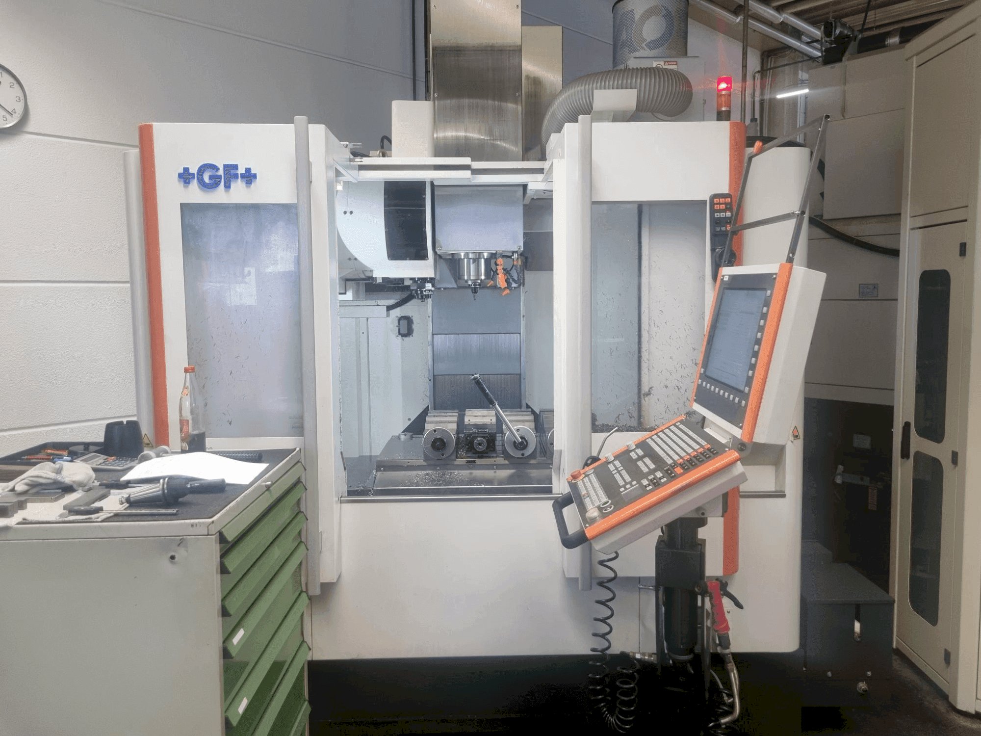 Front view of MIKRON VCE 800 Pro machine