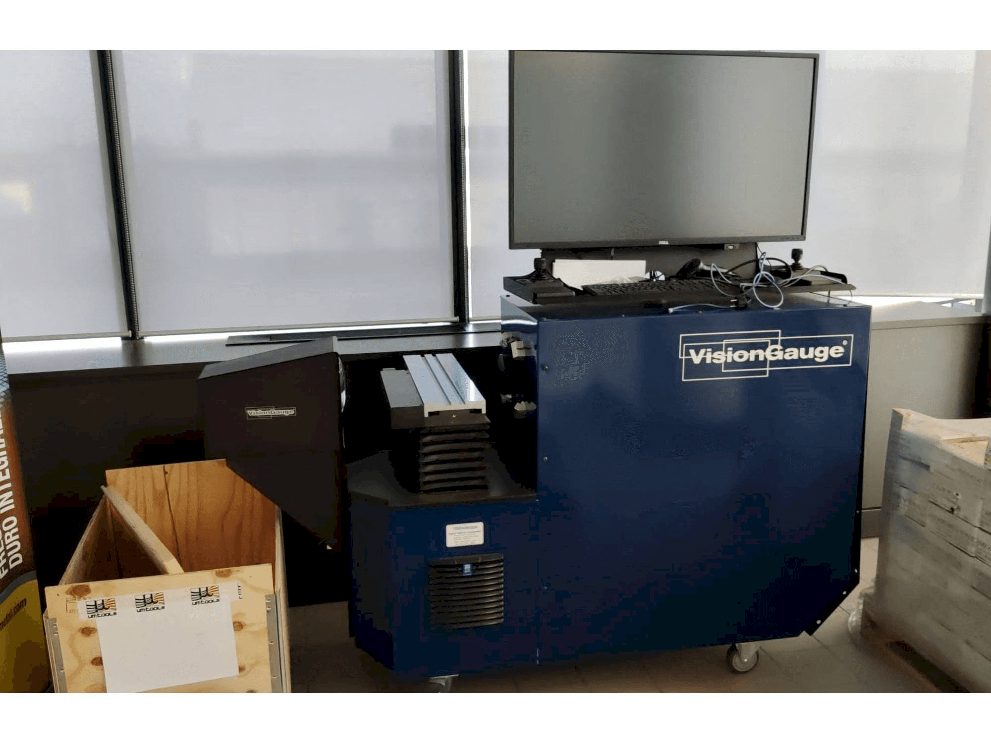 Front view of Vision Gauge 500 series machine