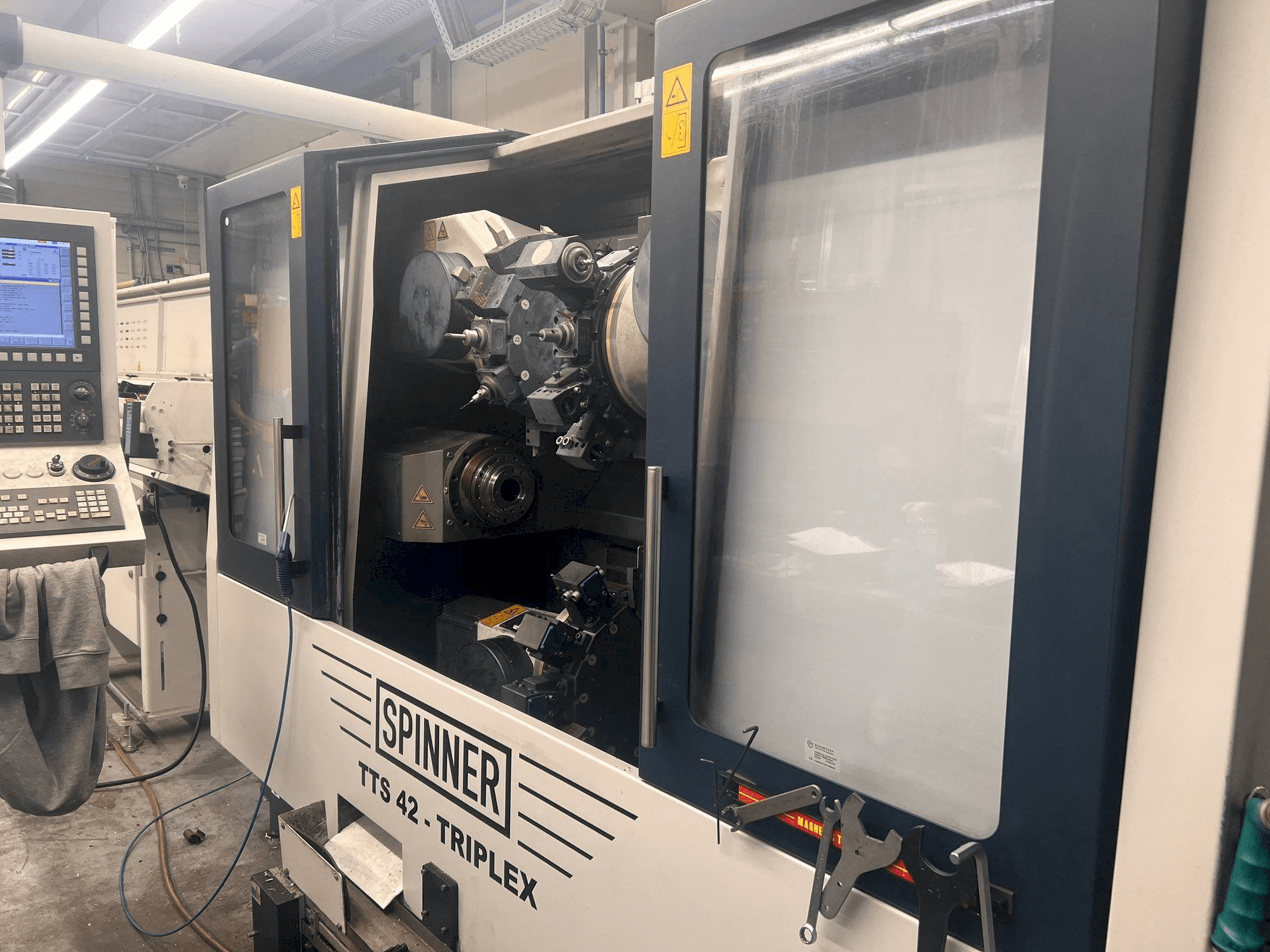 Front view of SPINNER TTS 42 machine