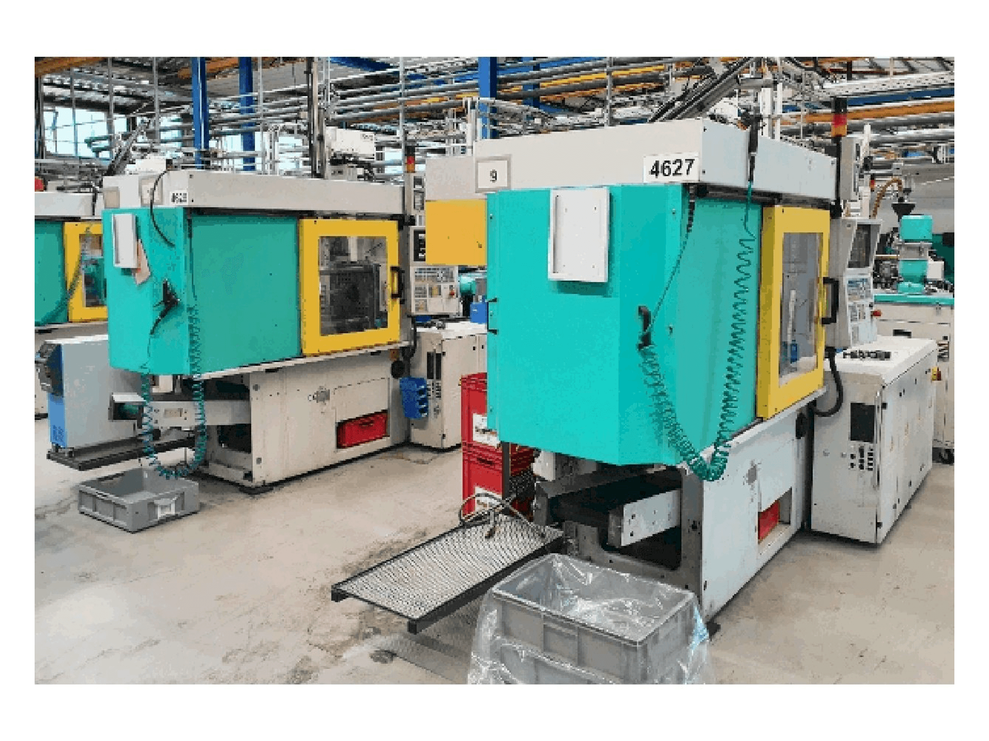 Left side view of Arburg 320 C 600-250 machine