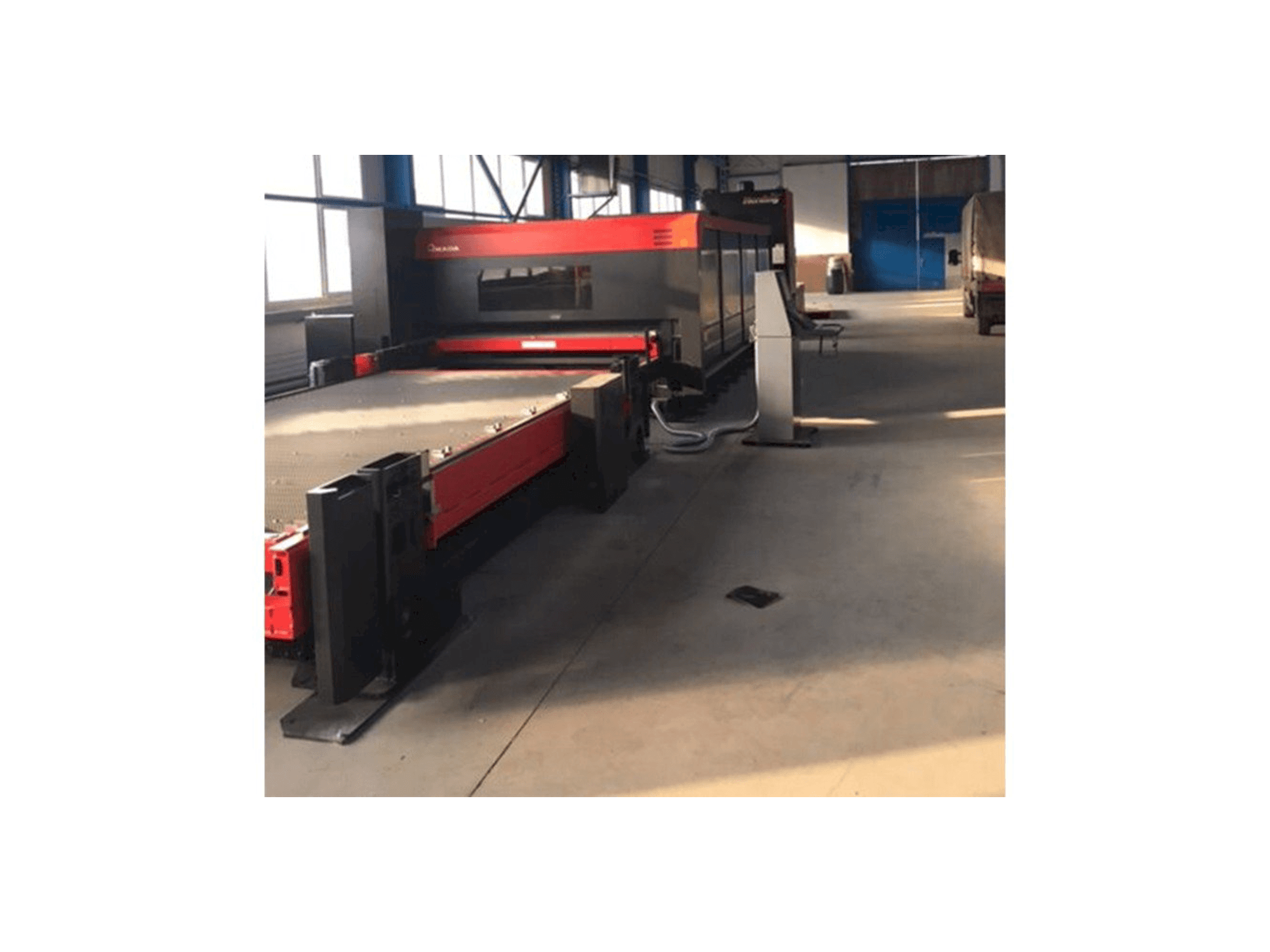 Front view of AMADA FO-4222 M2 NT machine