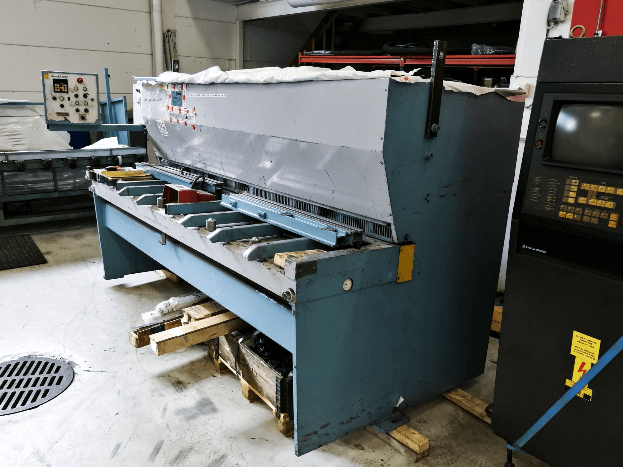 Front view of CHE 25/4 machine