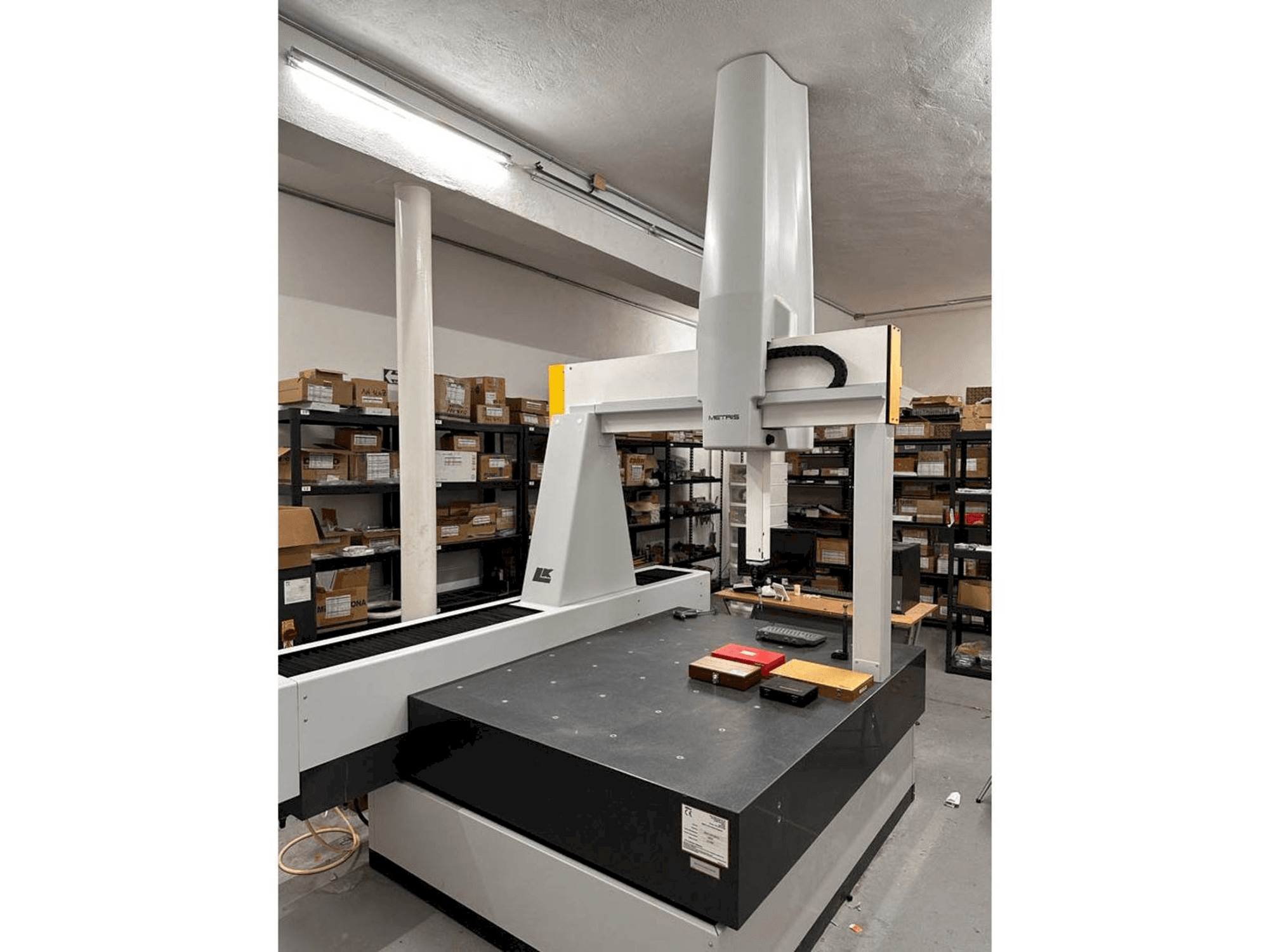 Front view of NIKON LK V 15.10.8 machine