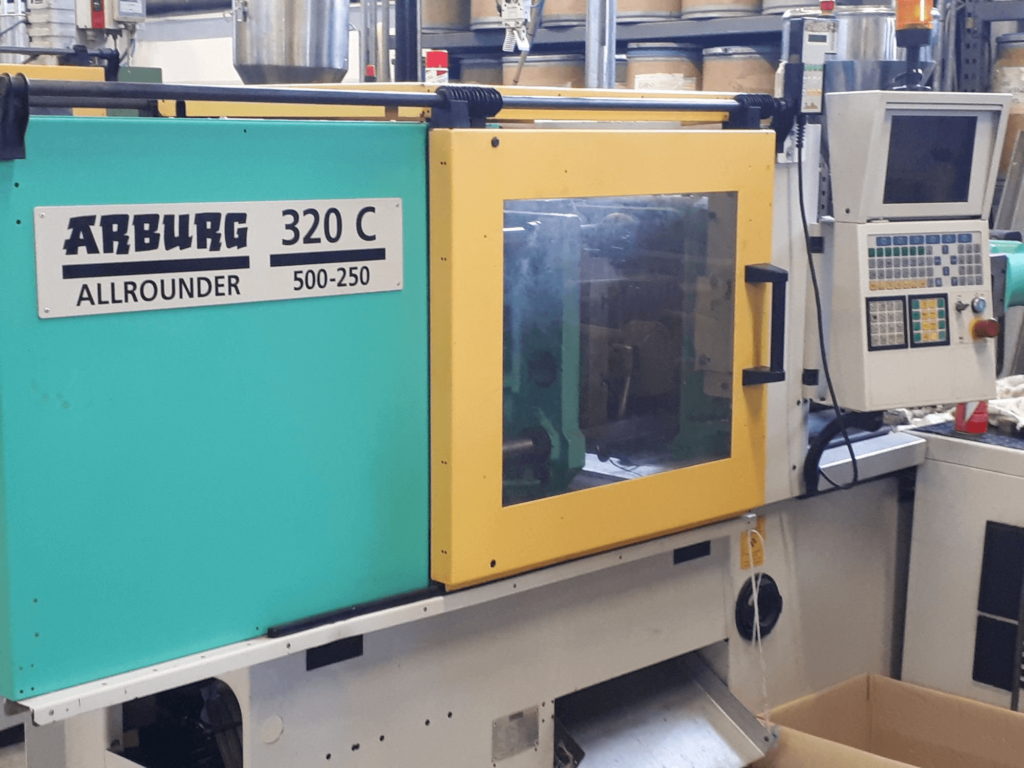 Front view of Arburg 320c 500-250 machine