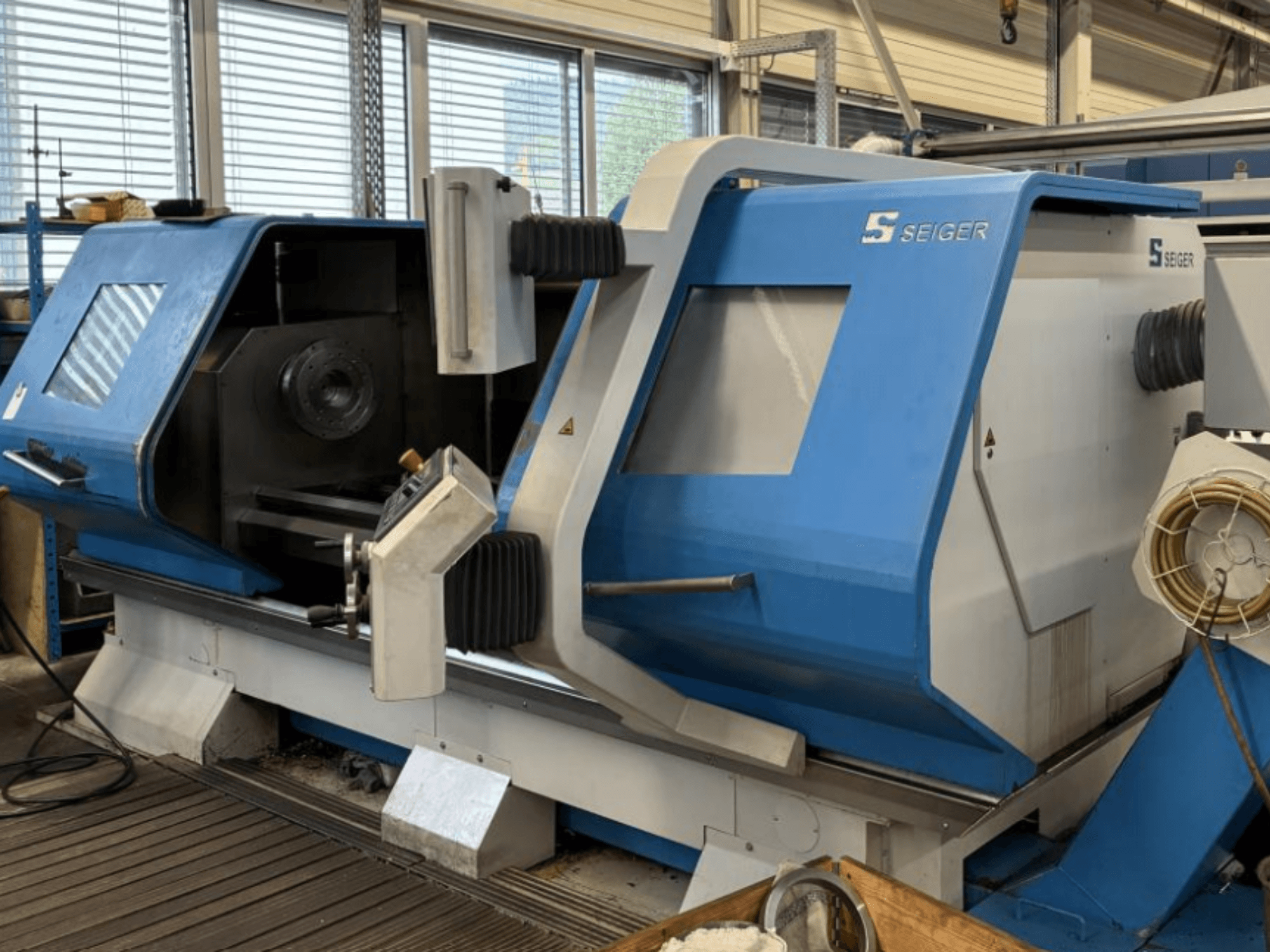 SEIGER SLZ-620E horizontal turning machine, front view showcasing control panel and main spindle area.