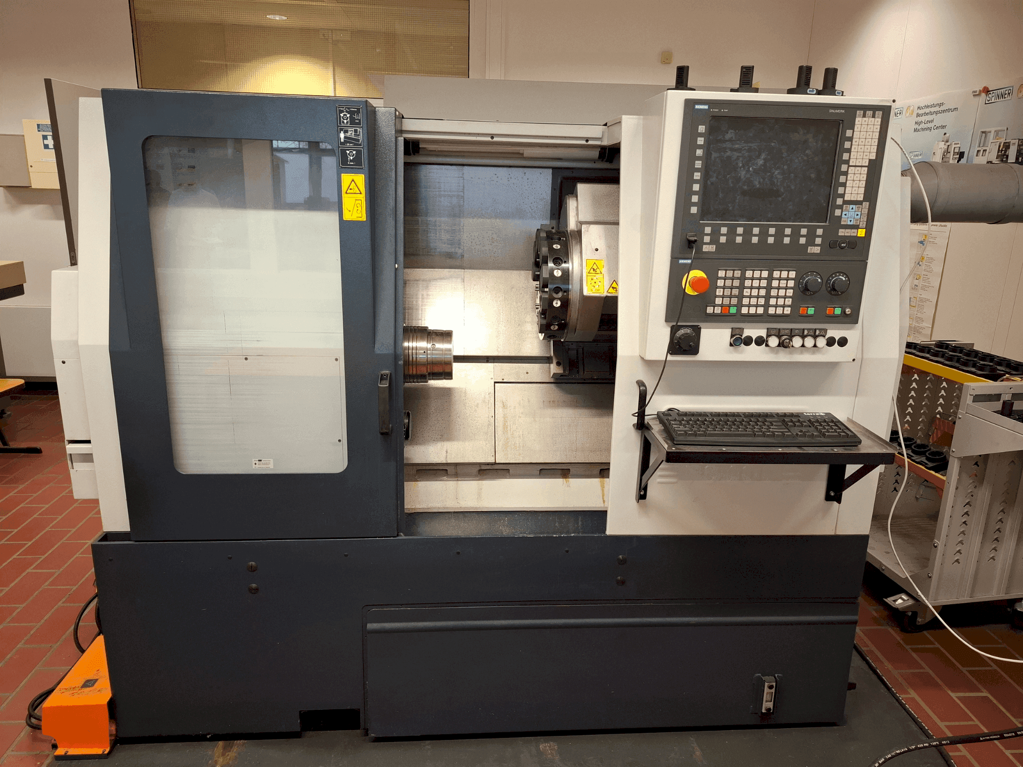Front view of SPINNER TC 400 52 MC machine
