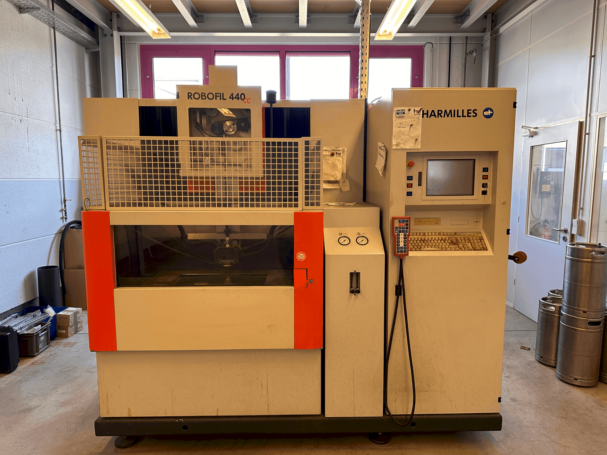 Front view of CHARMILLES Robofil 440 CC machine