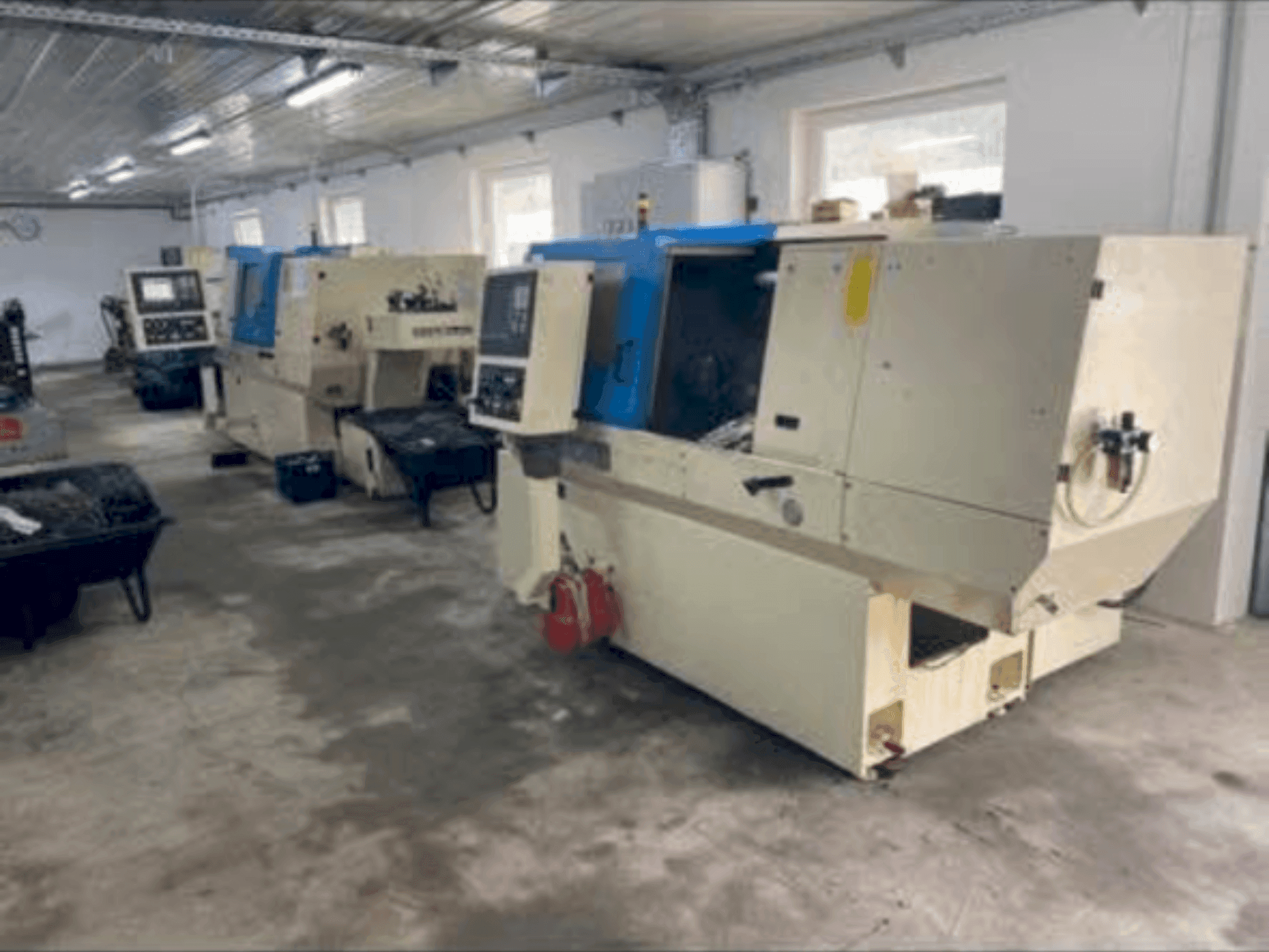 Front view of Index MC 400 machine