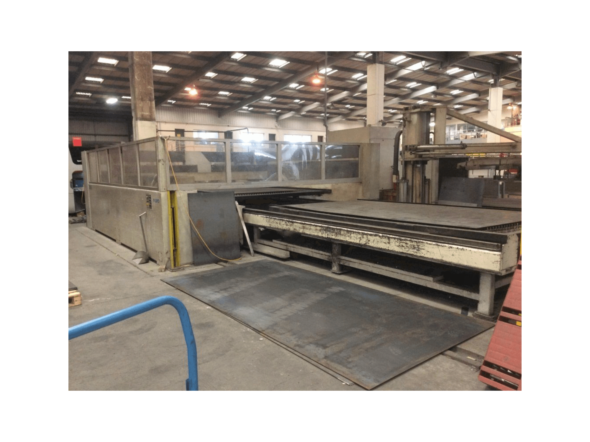 Front view of LVD Implus 4030 machine