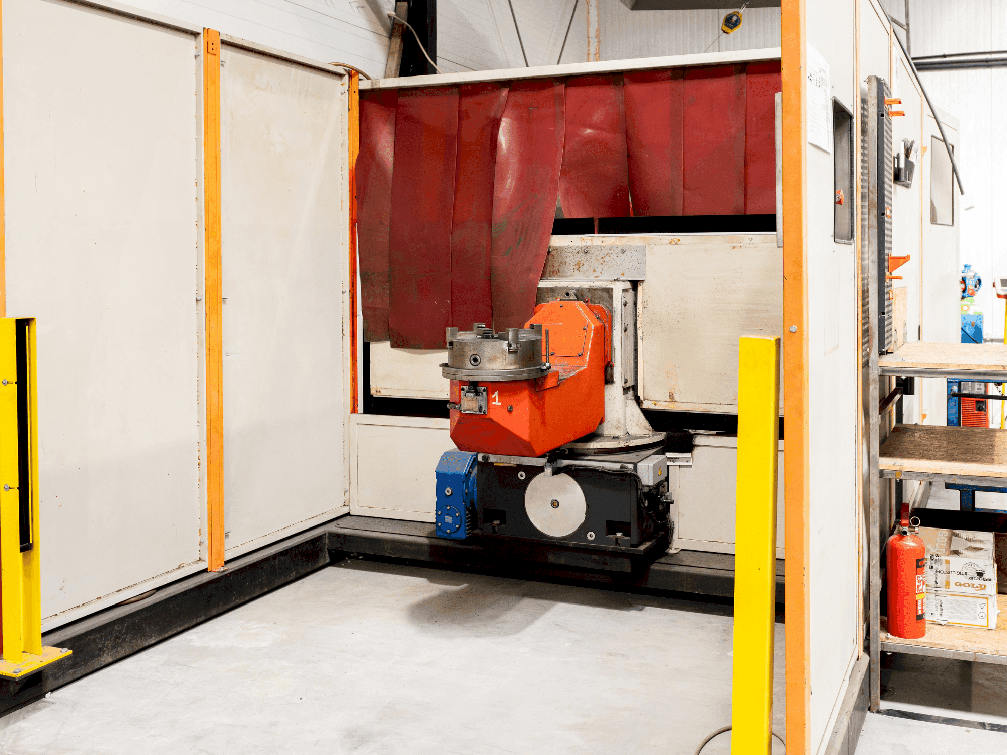 Front view of IGM MA30 with KUKA robot machine