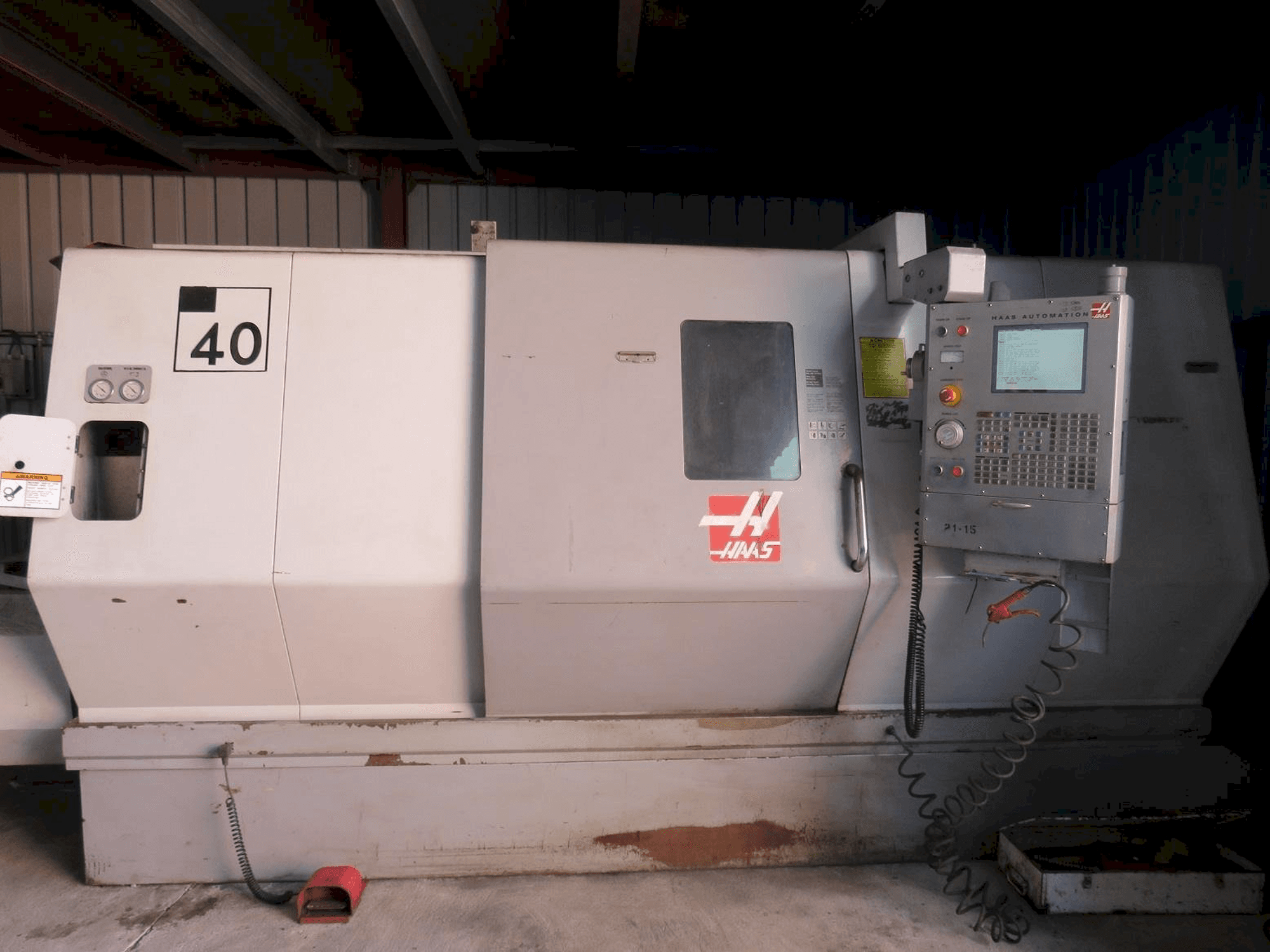 Front view of HAAS SL-40 machine