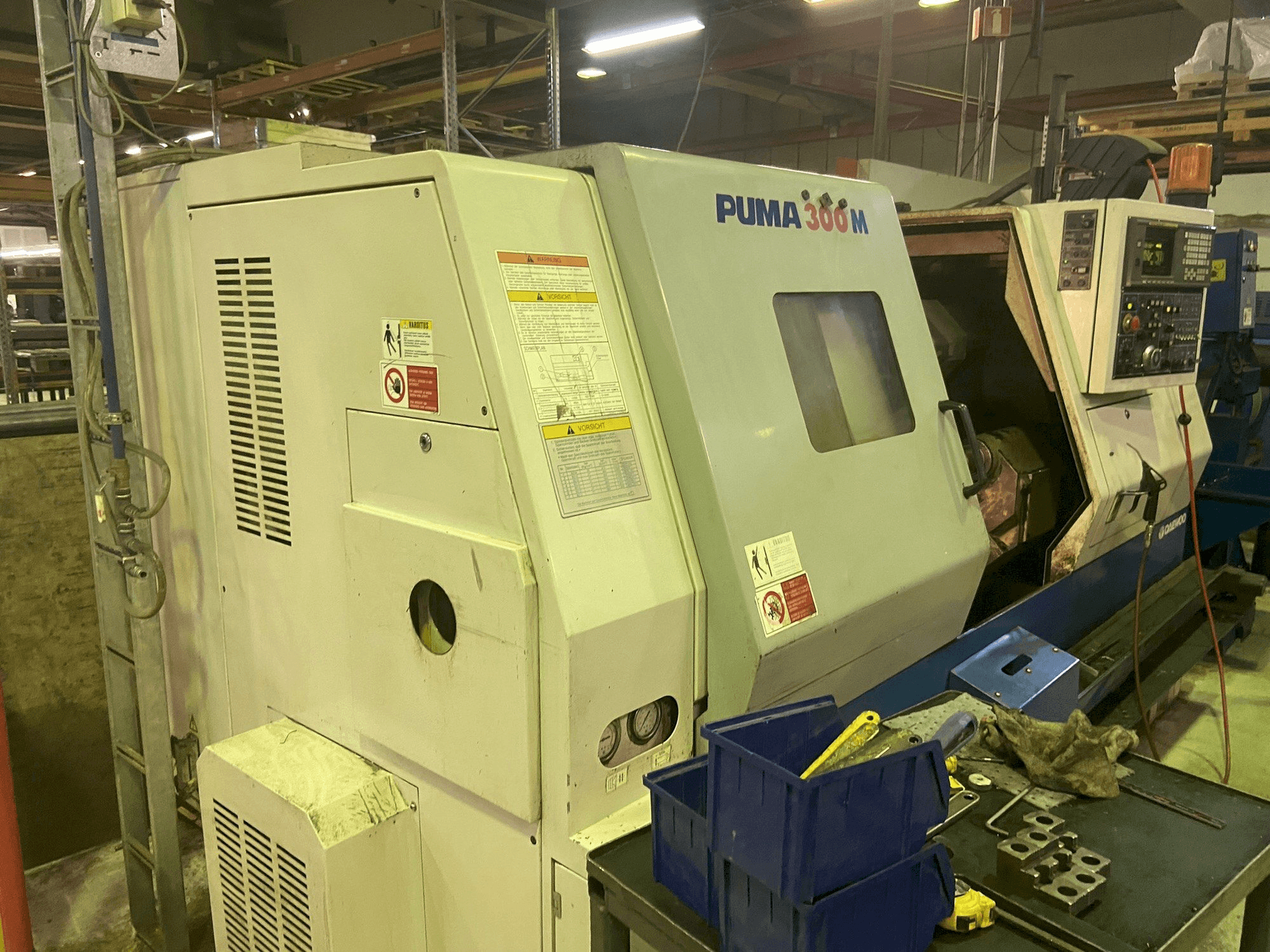 Front view of DAEWOO Puma 300 M machine