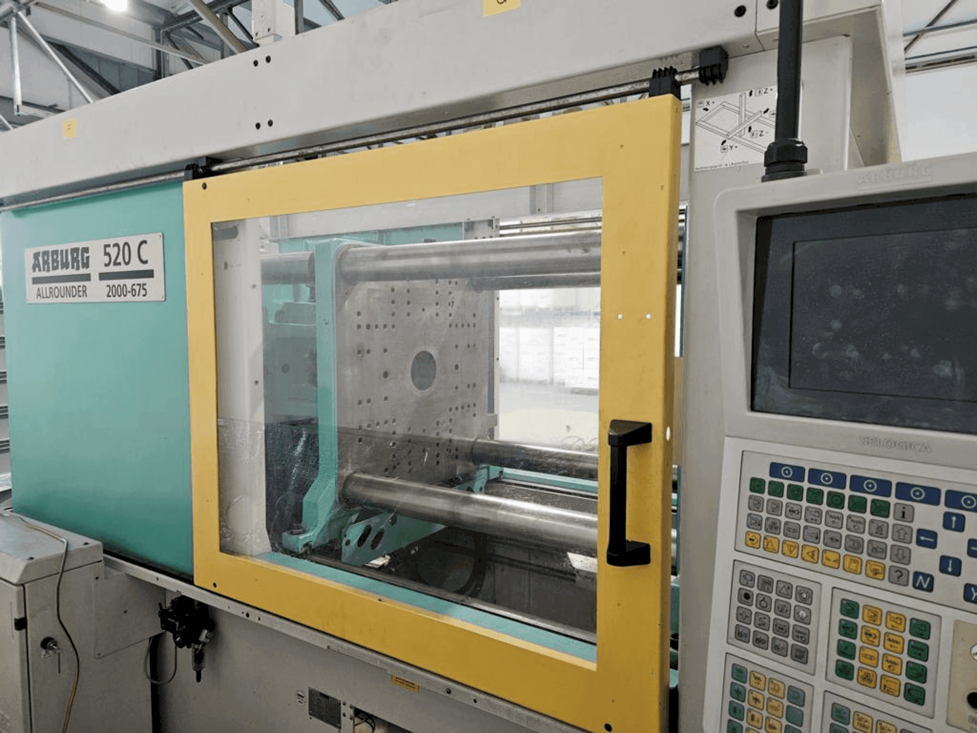 Front view of Arburg Allrounder 520 C 2000-675 machine