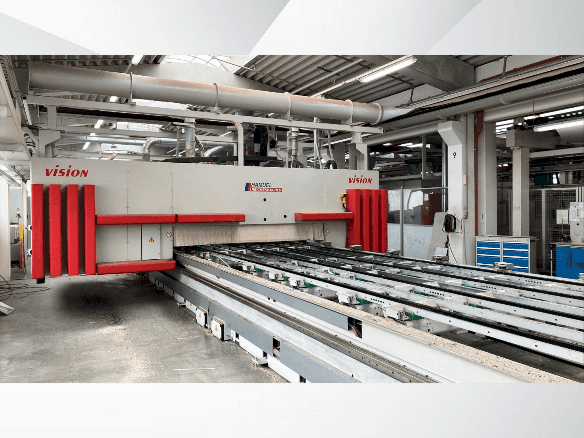 Front view of Hamuel Reichenbacher VISION III-TT-L machine