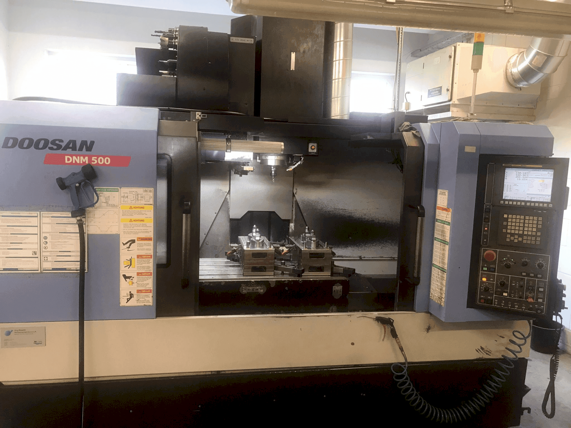 Front view of DOOSAN DNM 500 machine
