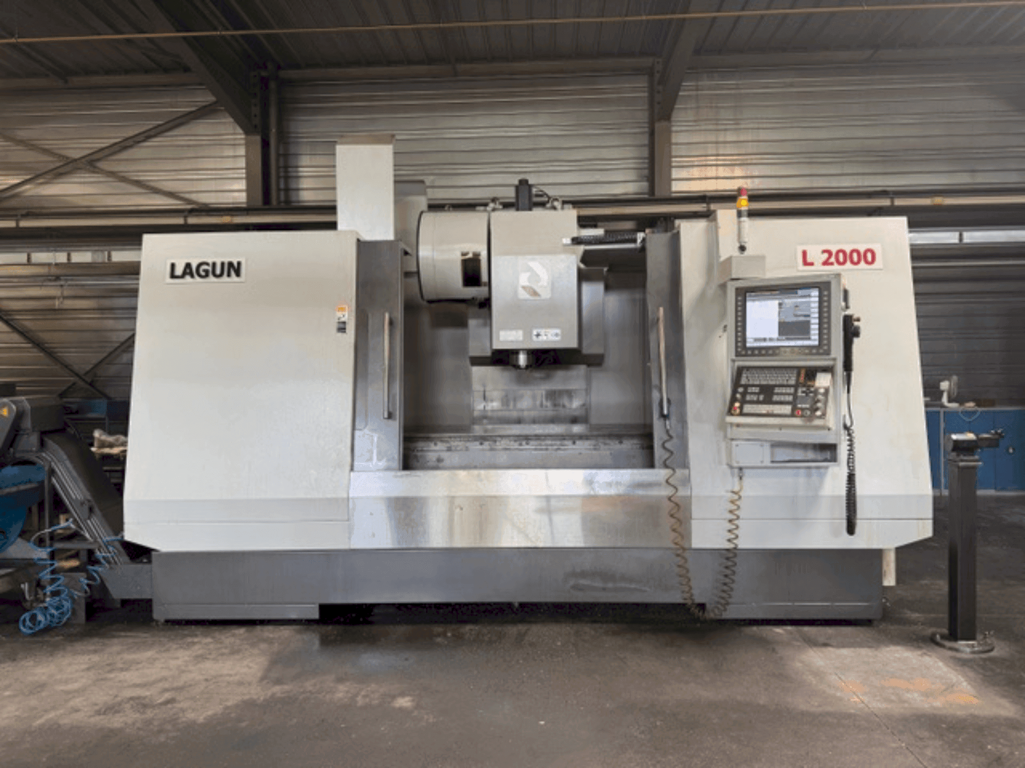 Front view of LAGUN L2000 machine