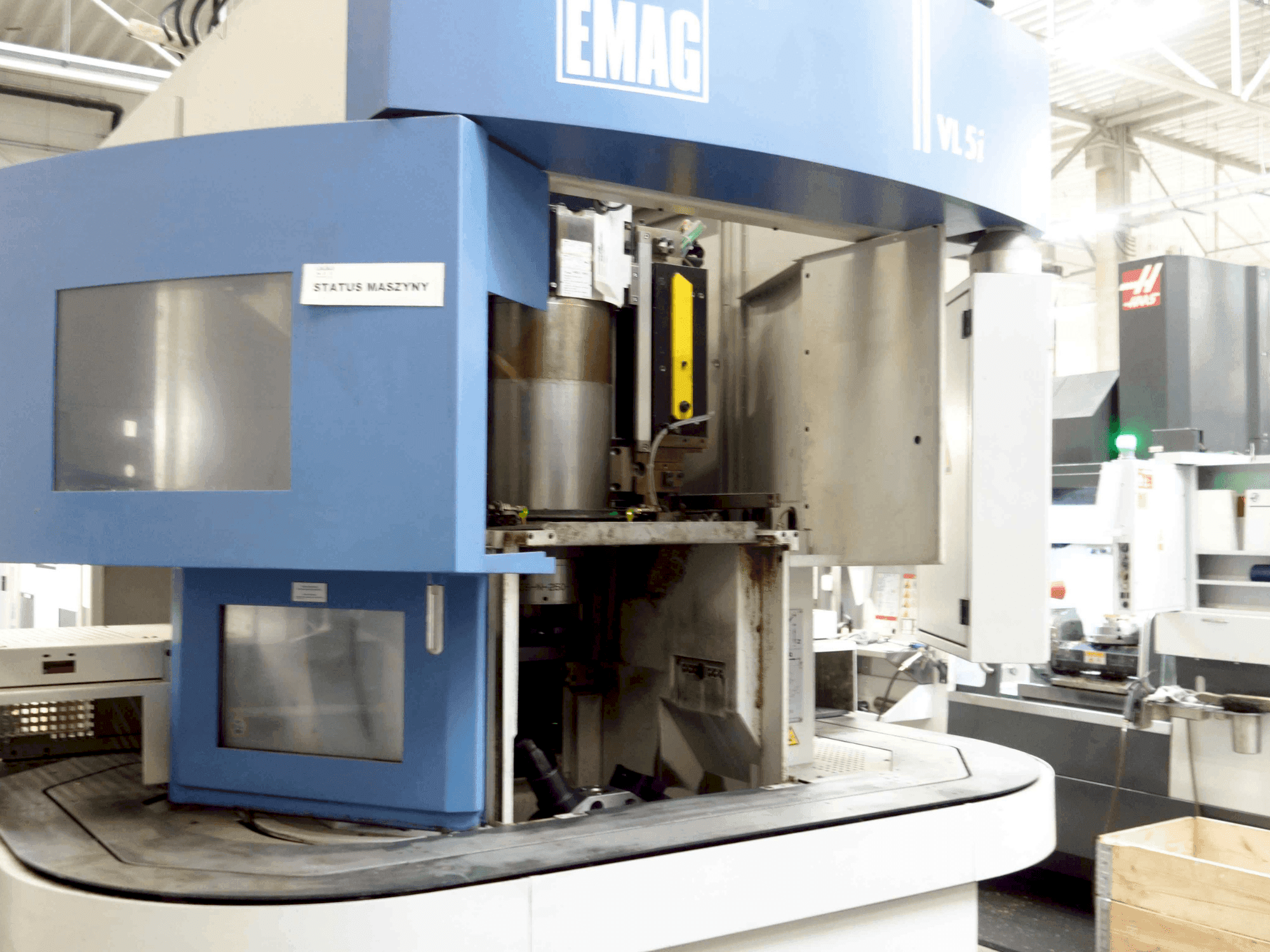 Front view of EMAG VSC 250 machine