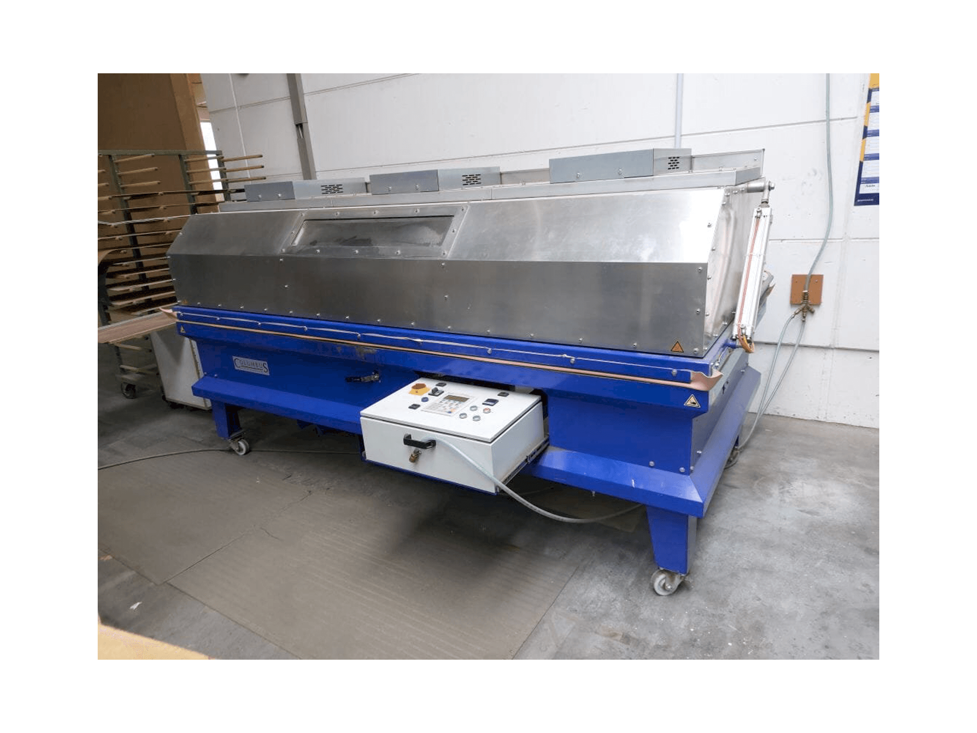 Front view of Columbus MULTIMAT machine