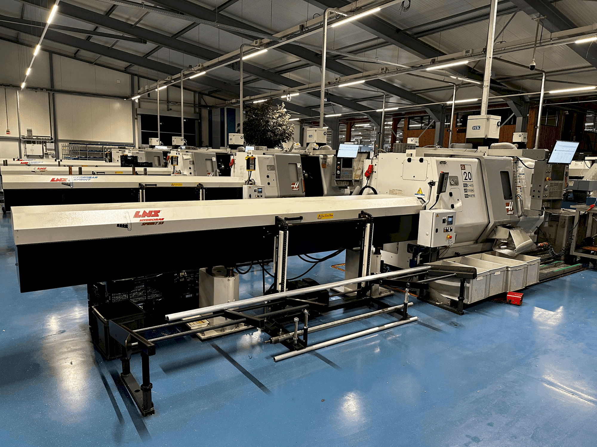 Front view of HAAS SL-20HE machine