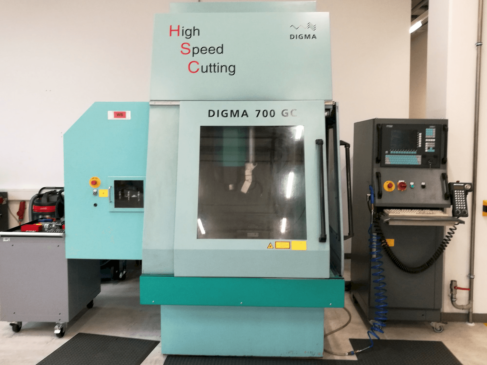 Front view of DIGMA 700 GC Machine
