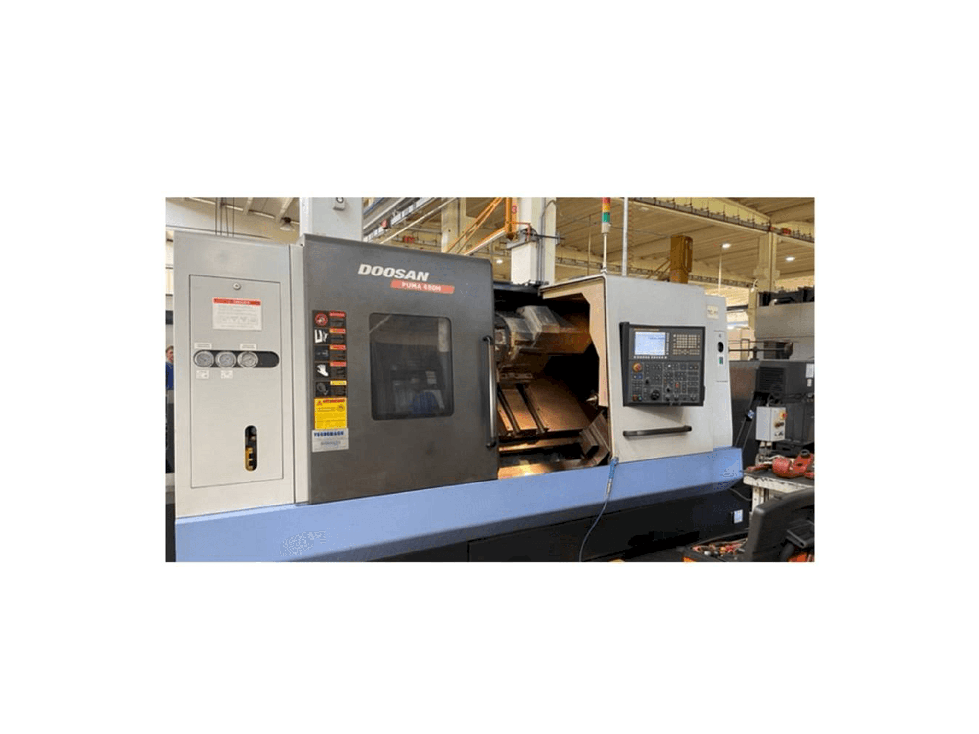 Front view of Doosan PUMA 480 MB machine