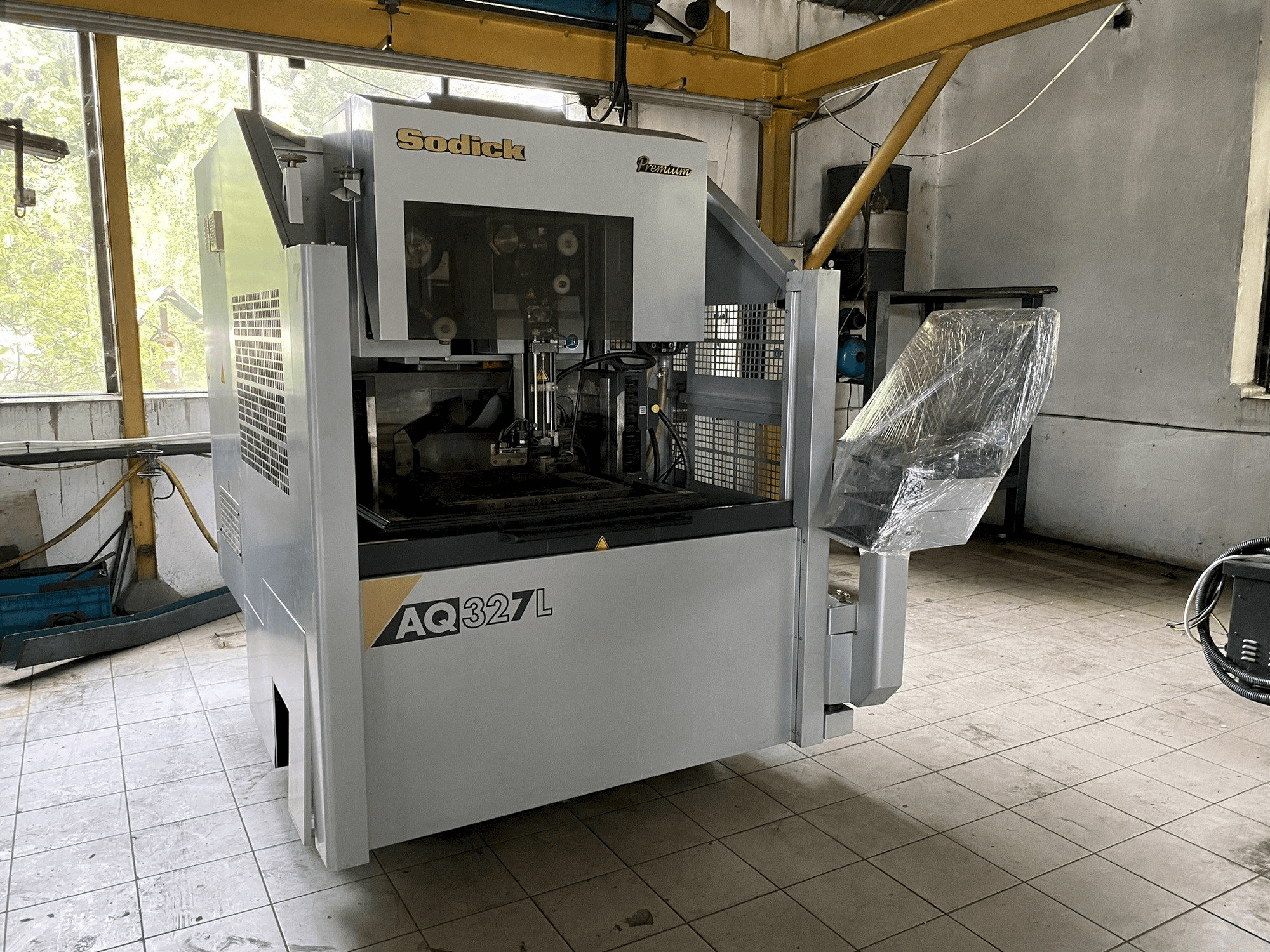 Front view of Sodick AQ327L machine