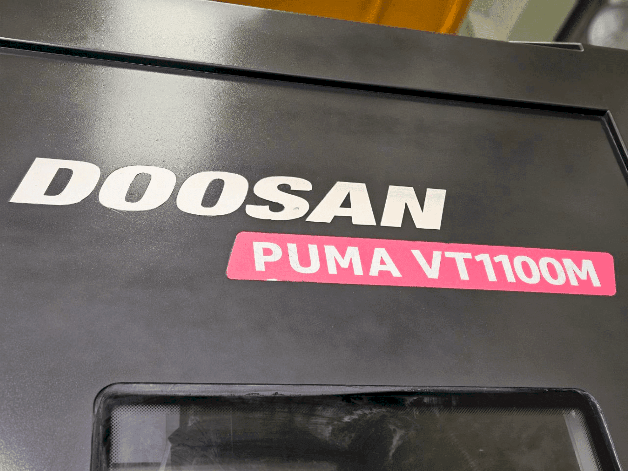 Front view of DOOSAN VT1100M machine