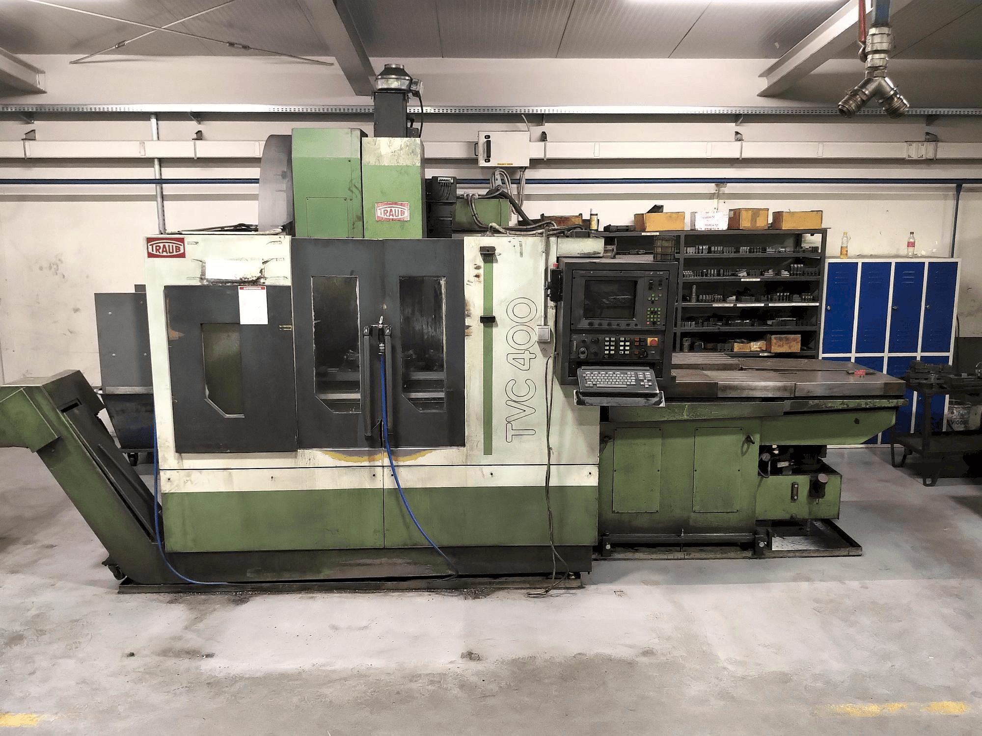 Front view of TRAUB TVC 400 P machine