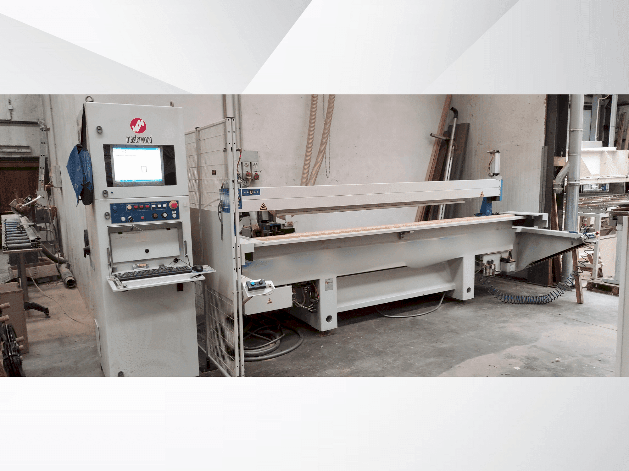 Front view of MASTERWOOD OM B1 CN3KF machine