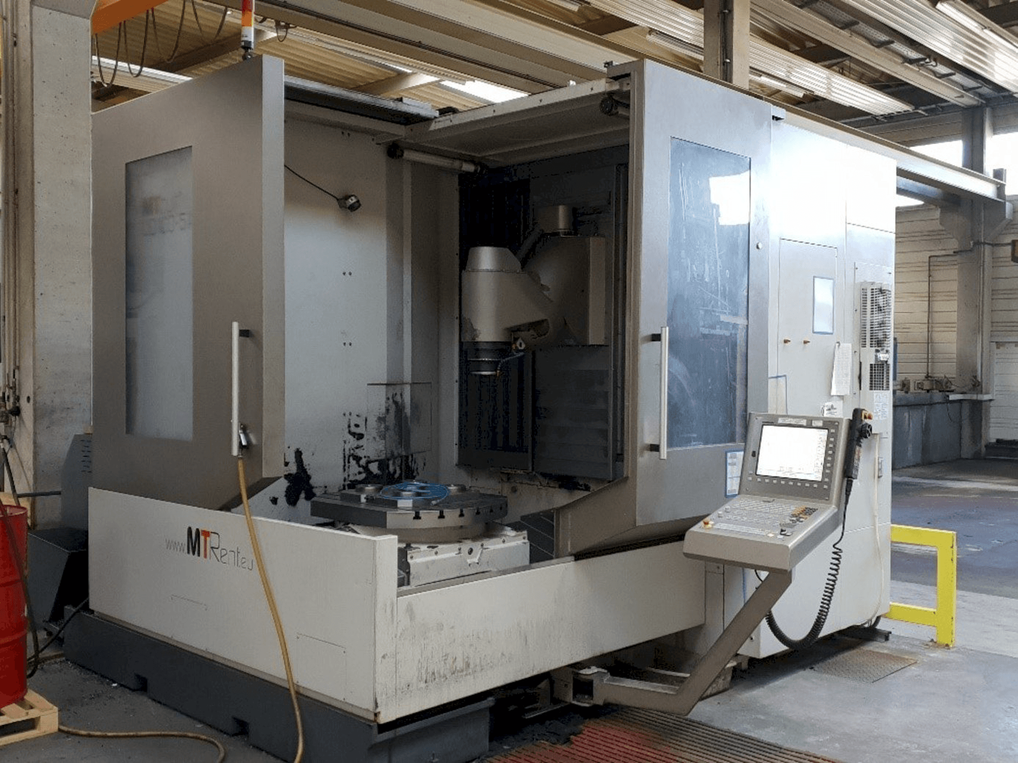 Front view of MTcut UD100H-5ASi machine