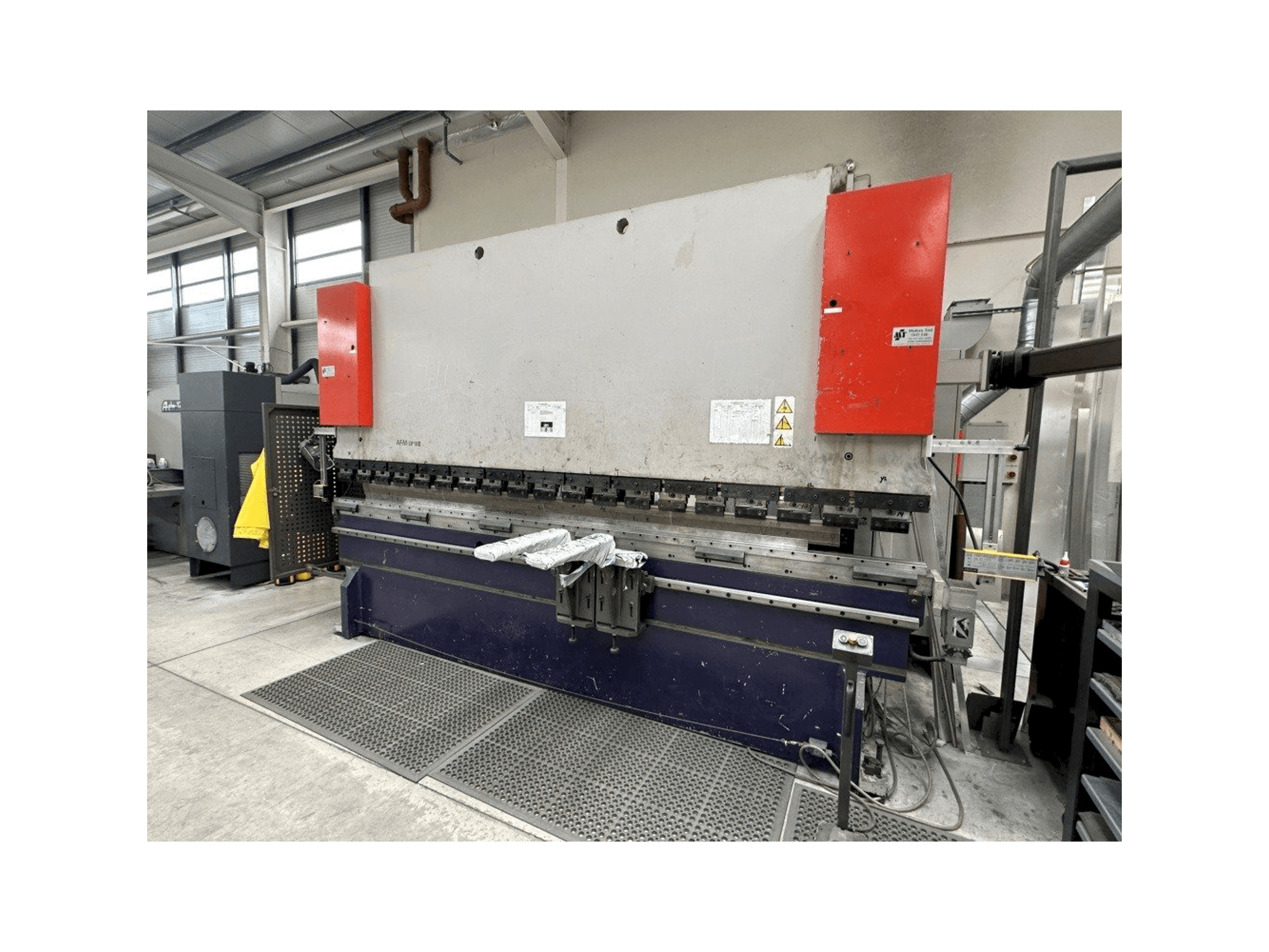 Front view of Bystronic AFM EP160 machine