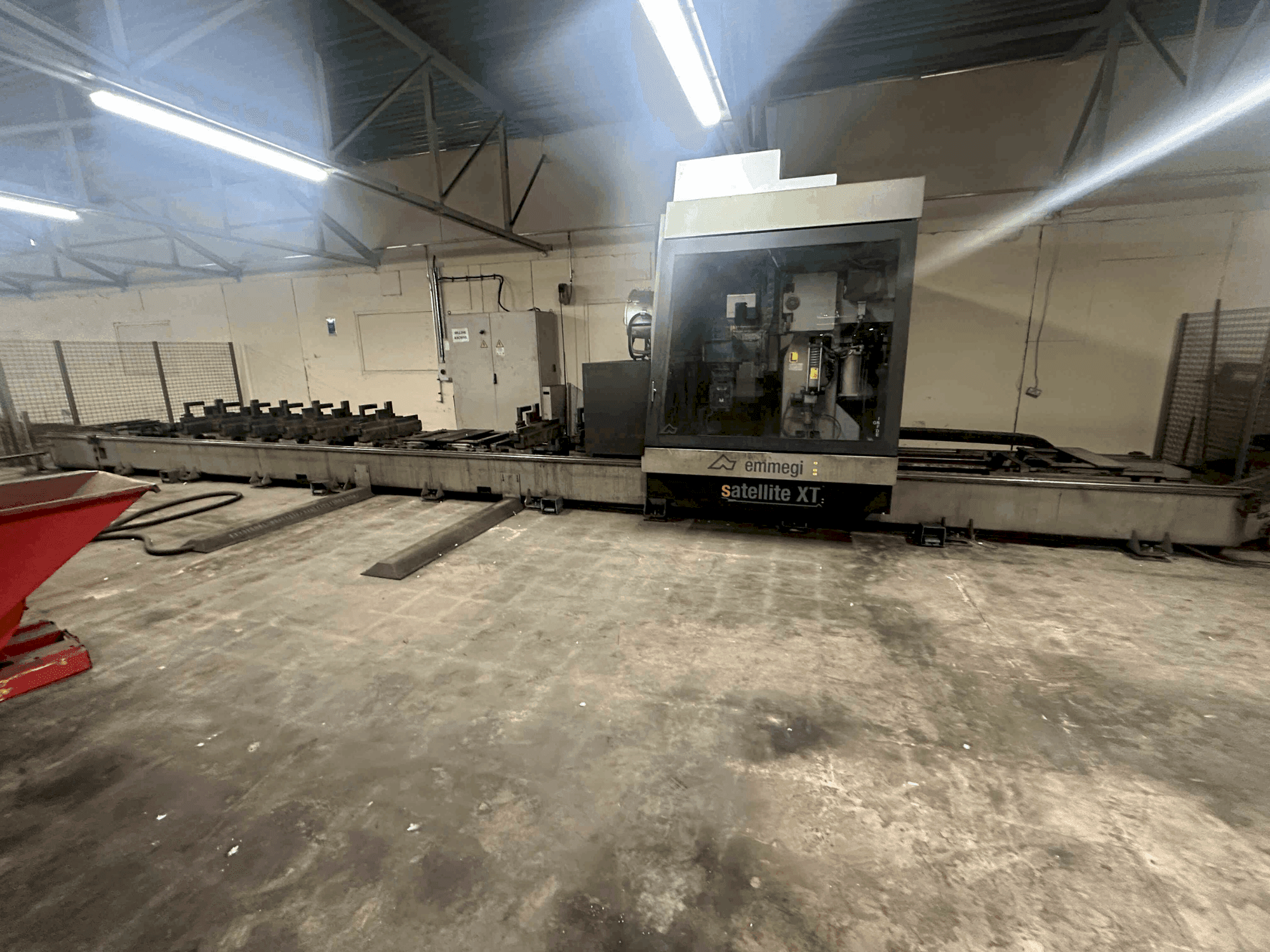 Front view of Emmegi Satellite XT10500 machine