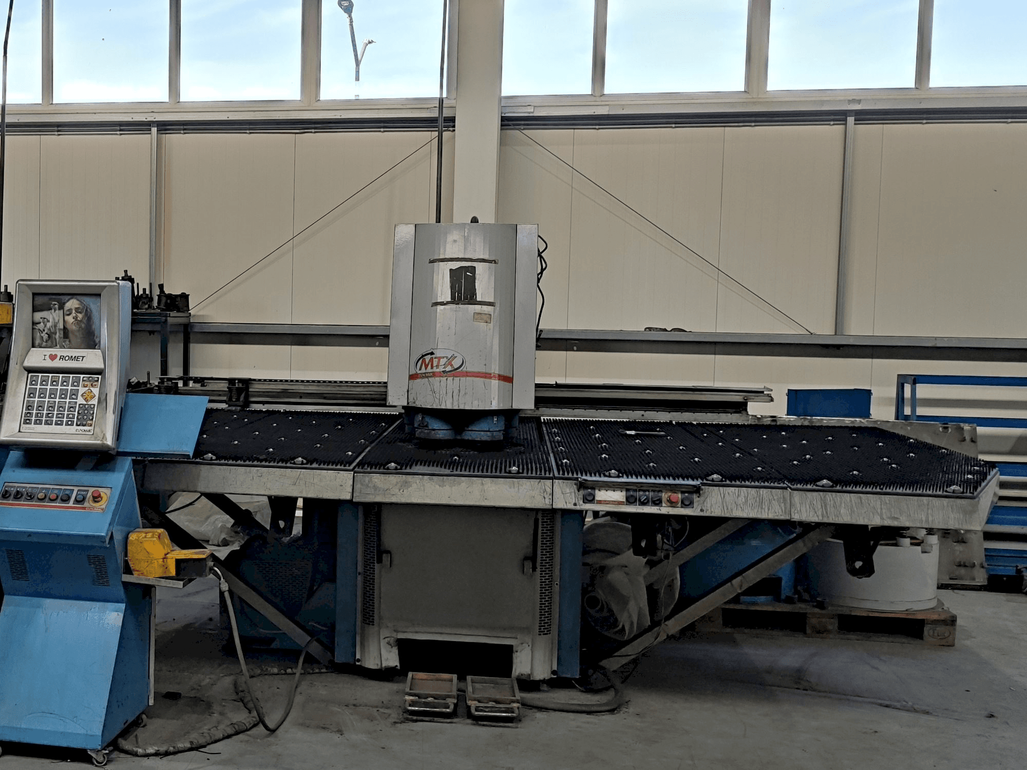 Front view of Euromac MTX INDEX machine