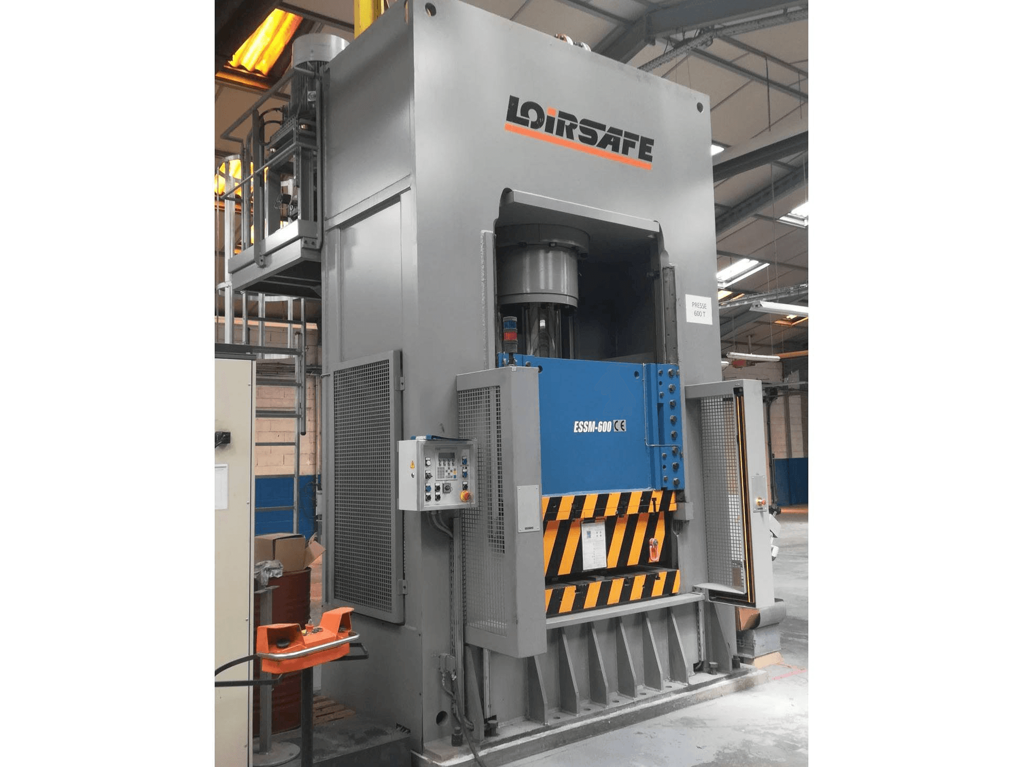 Front view of LOIRSAFE ESSM -600/15-13,5/12-8 machine
