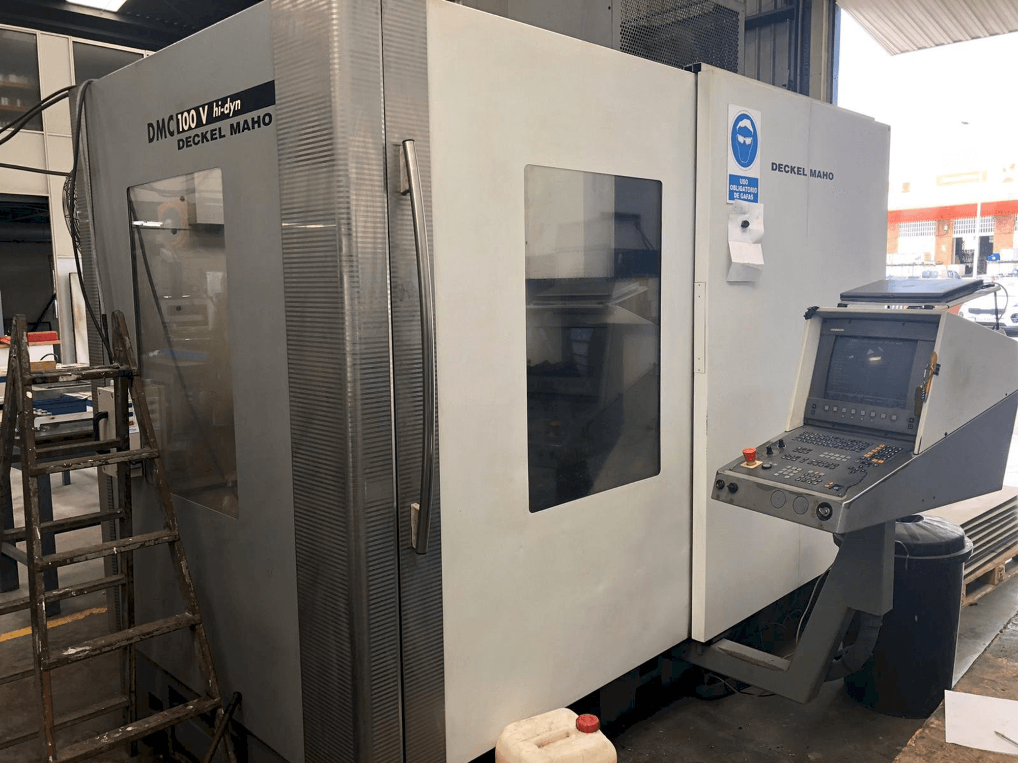 Front view of DECKEL MAHO DMC 100 V Hi-dyn machine