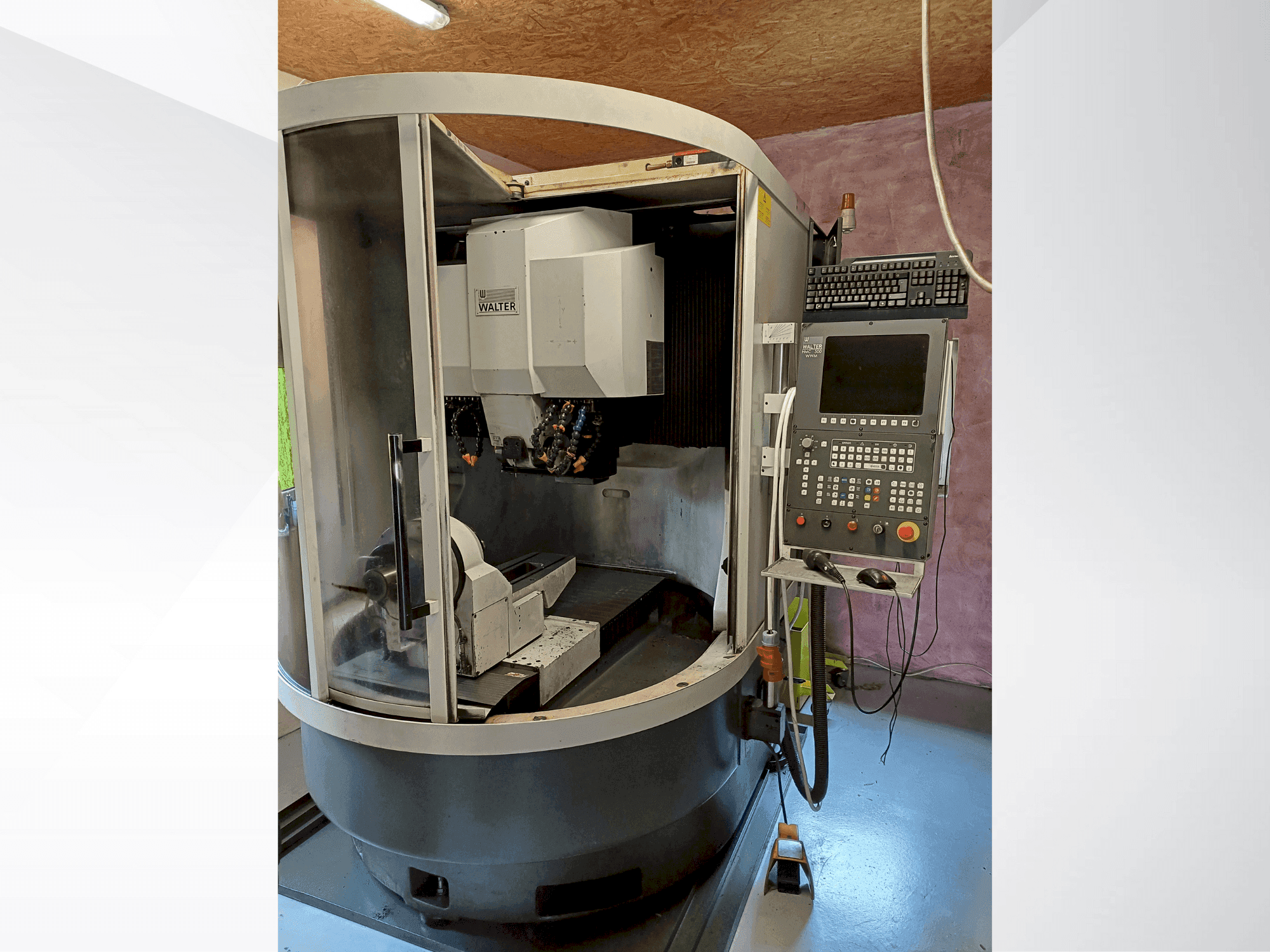 Front view of WALTER Helitronic Power Regrinder machine