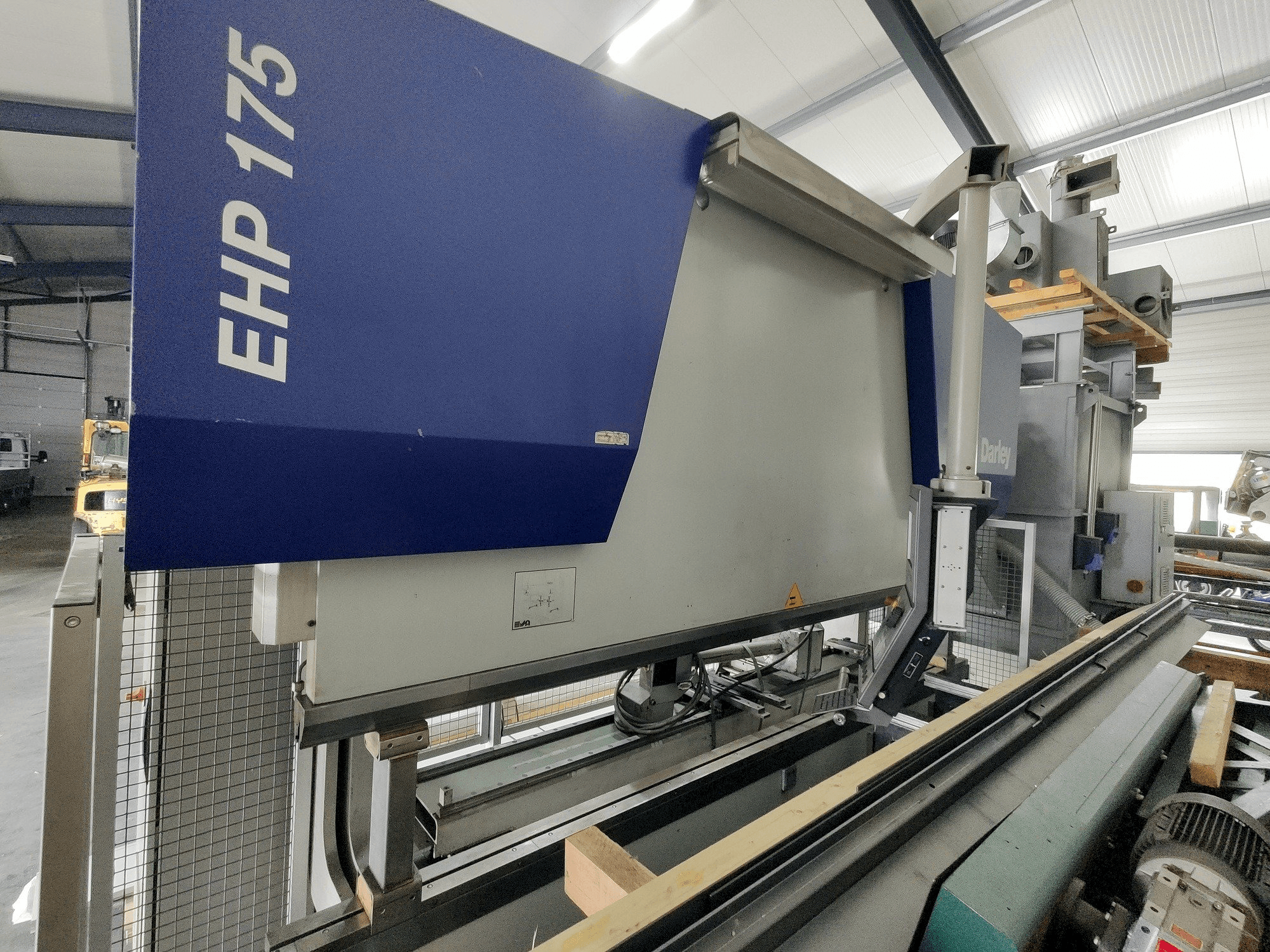 Left view of Darley EHP 175.31/25 machine