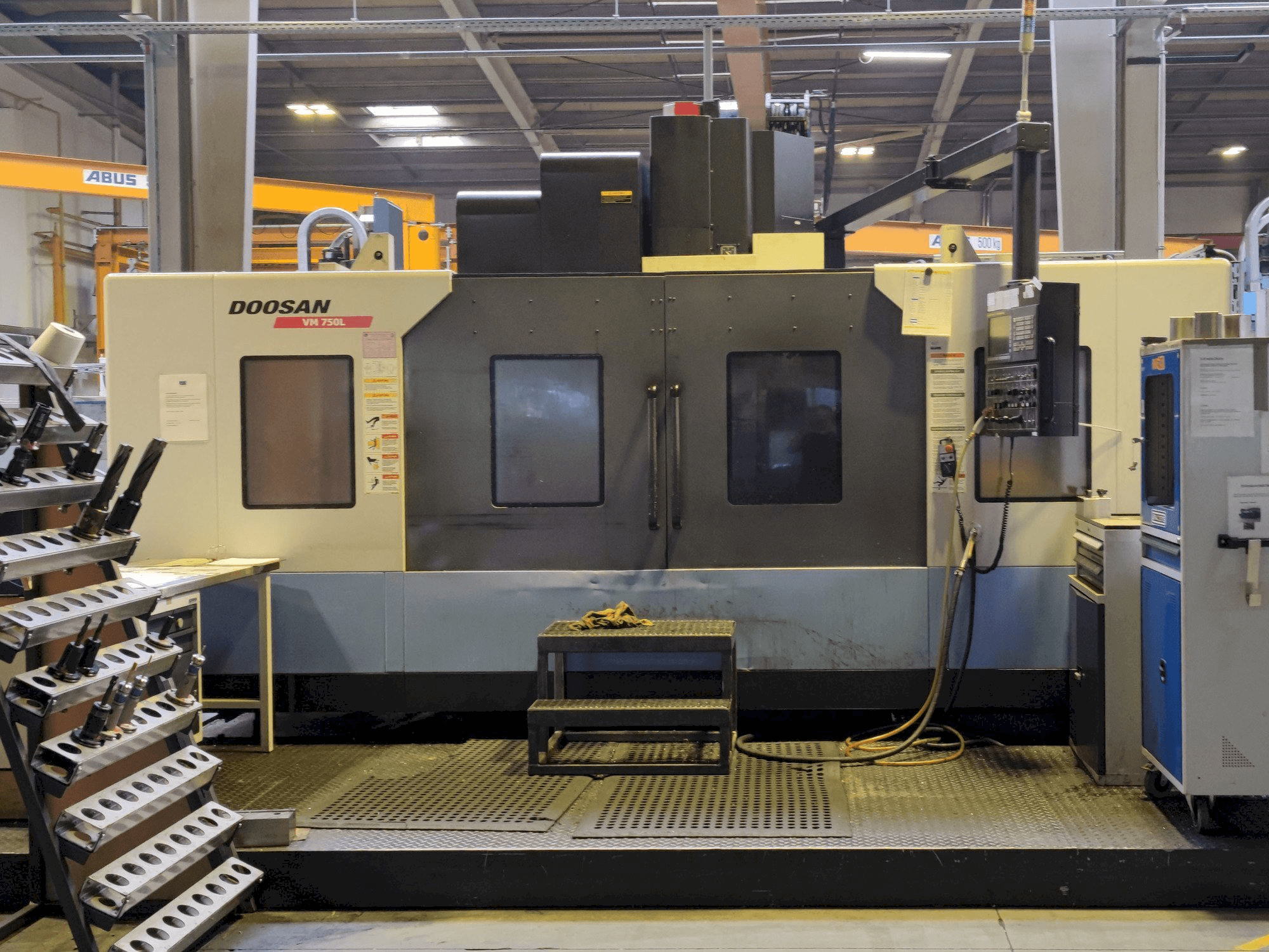 Front view of Doosan VM 750L machine
