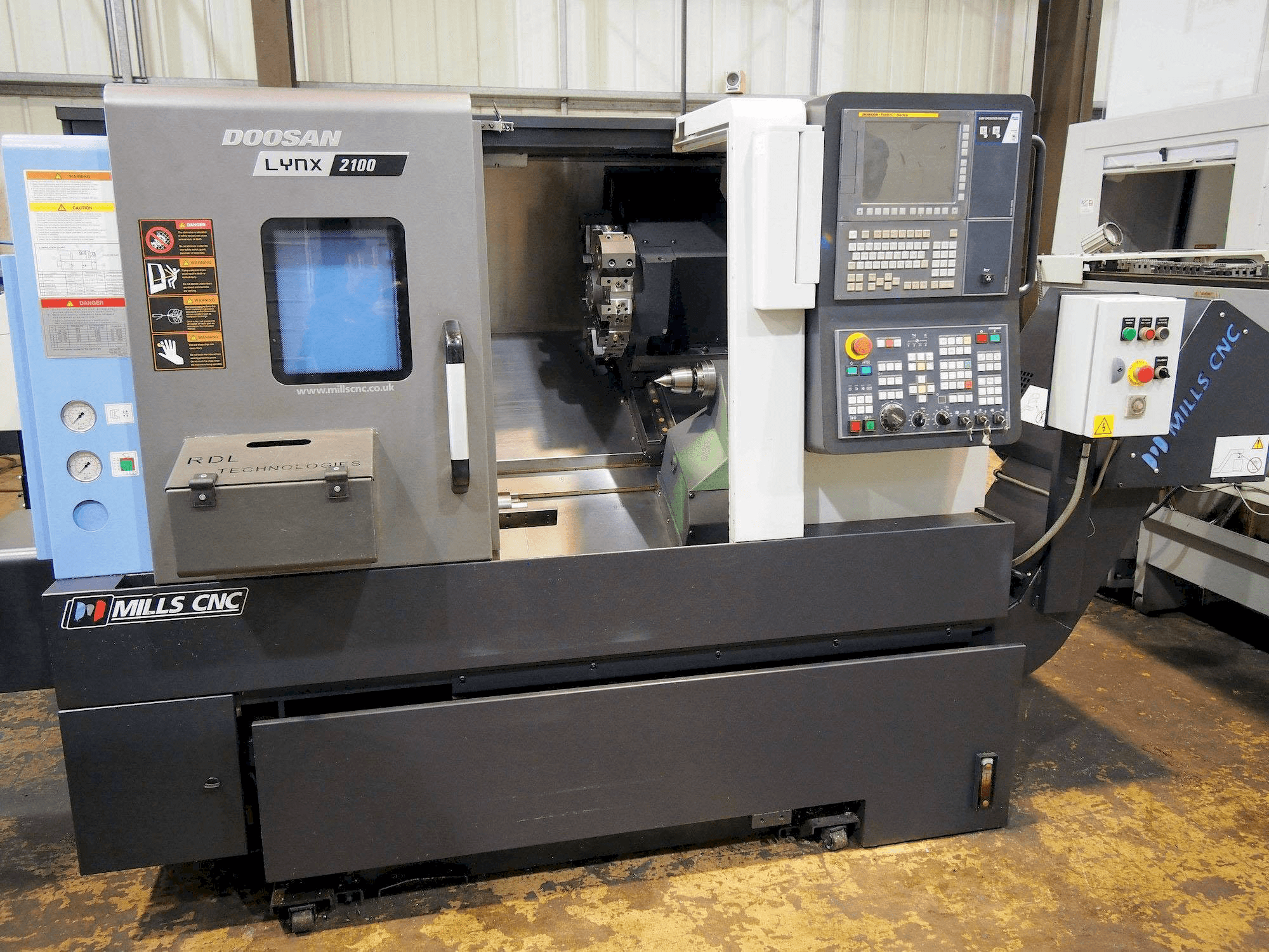 Front view of Doosan Lynx 2100B machine