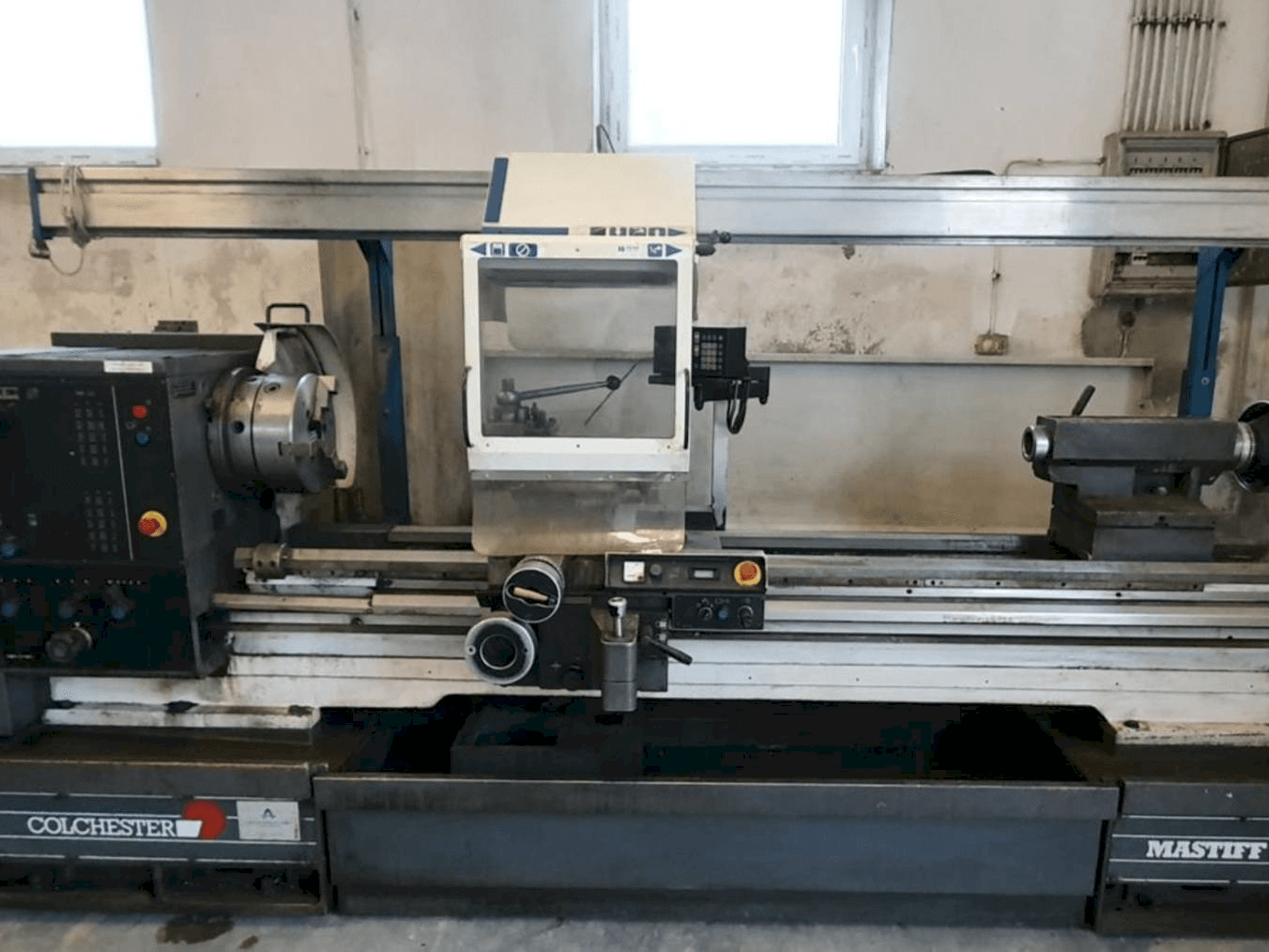 Front view of Colchester MASTIFF V/S 1800 machine