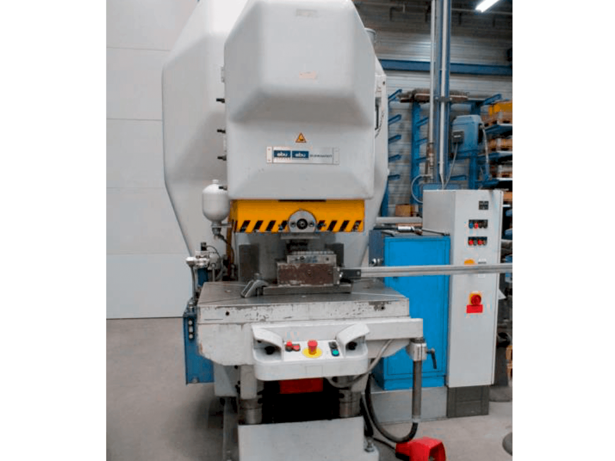 Front view of Ebu H 80 RiV machine