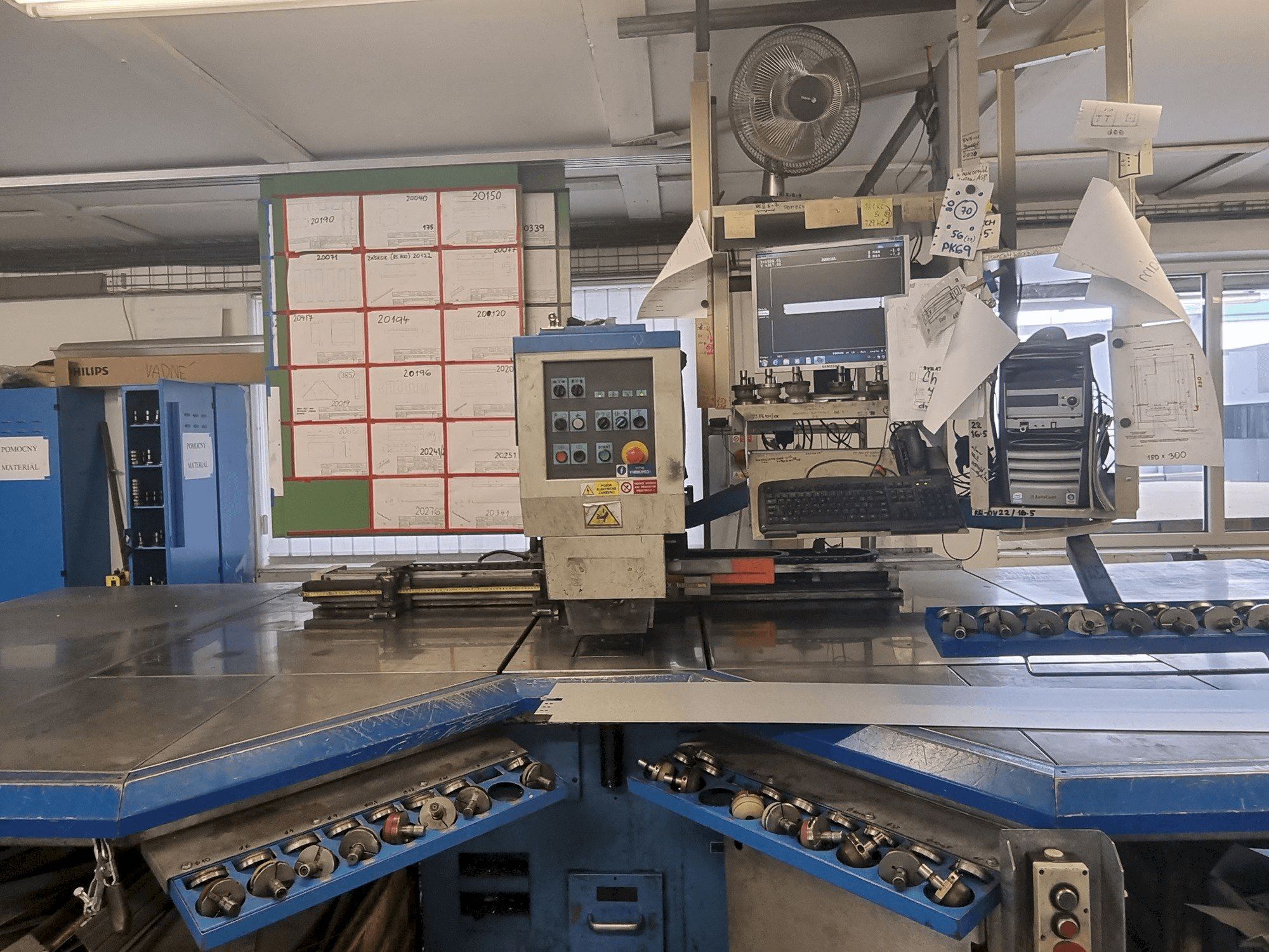 Front view of Euromac CX 750/30 CNC machine