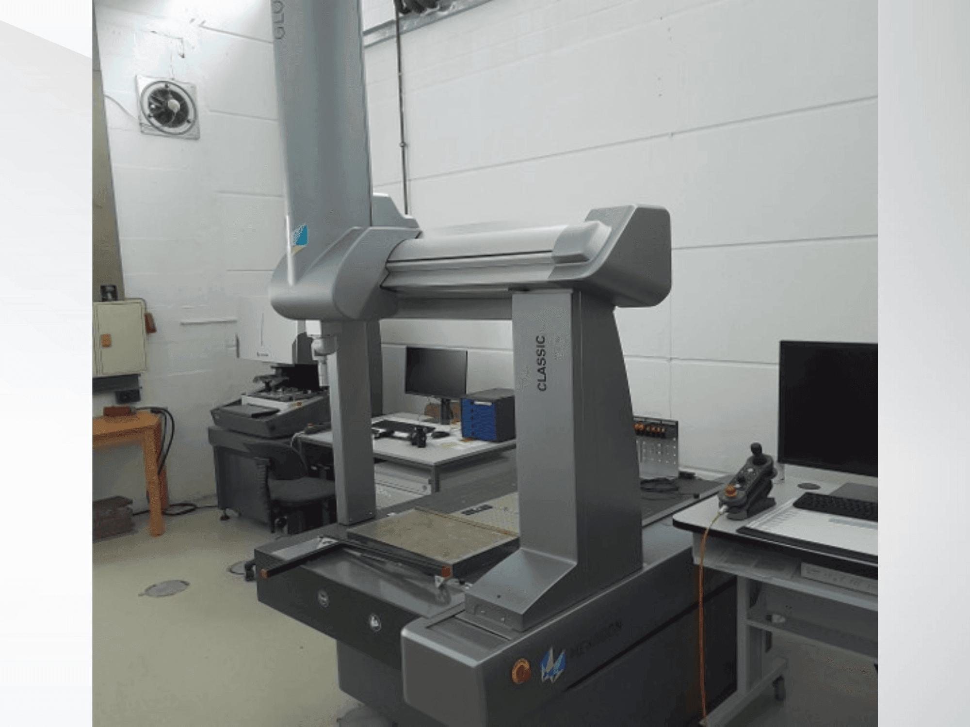 Front view of Hexagon GLOBAL CLASSIC machine