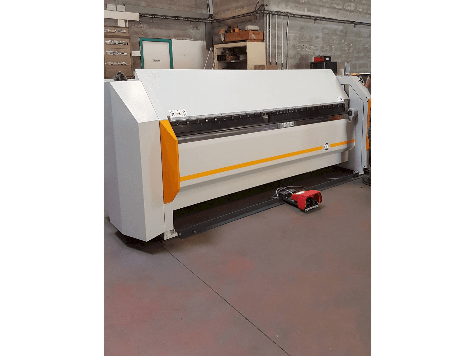 Front view of RAS 62.25 TURBObend Plus machine