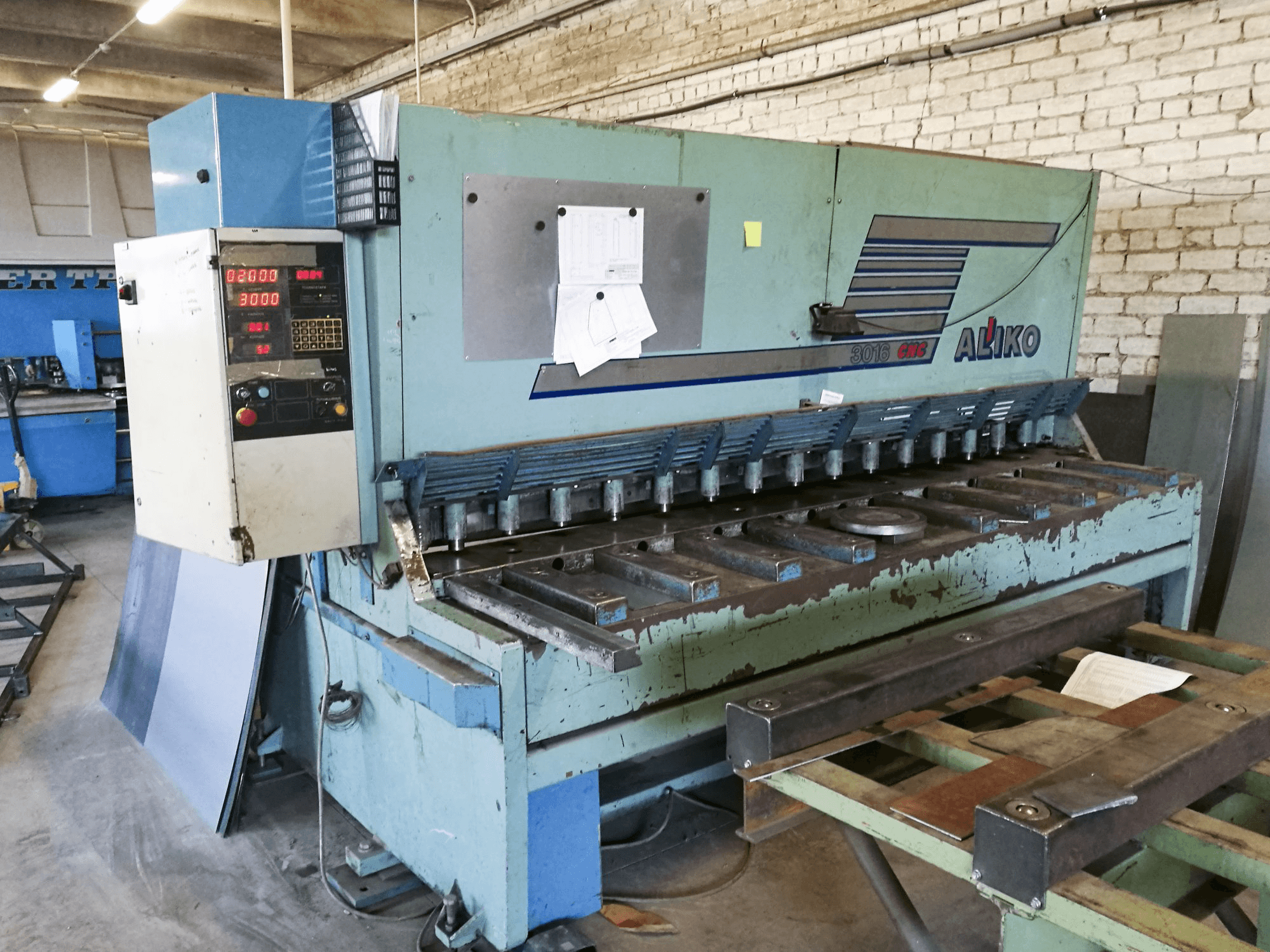 Left view 1 of ALIKO AK 3016 machine