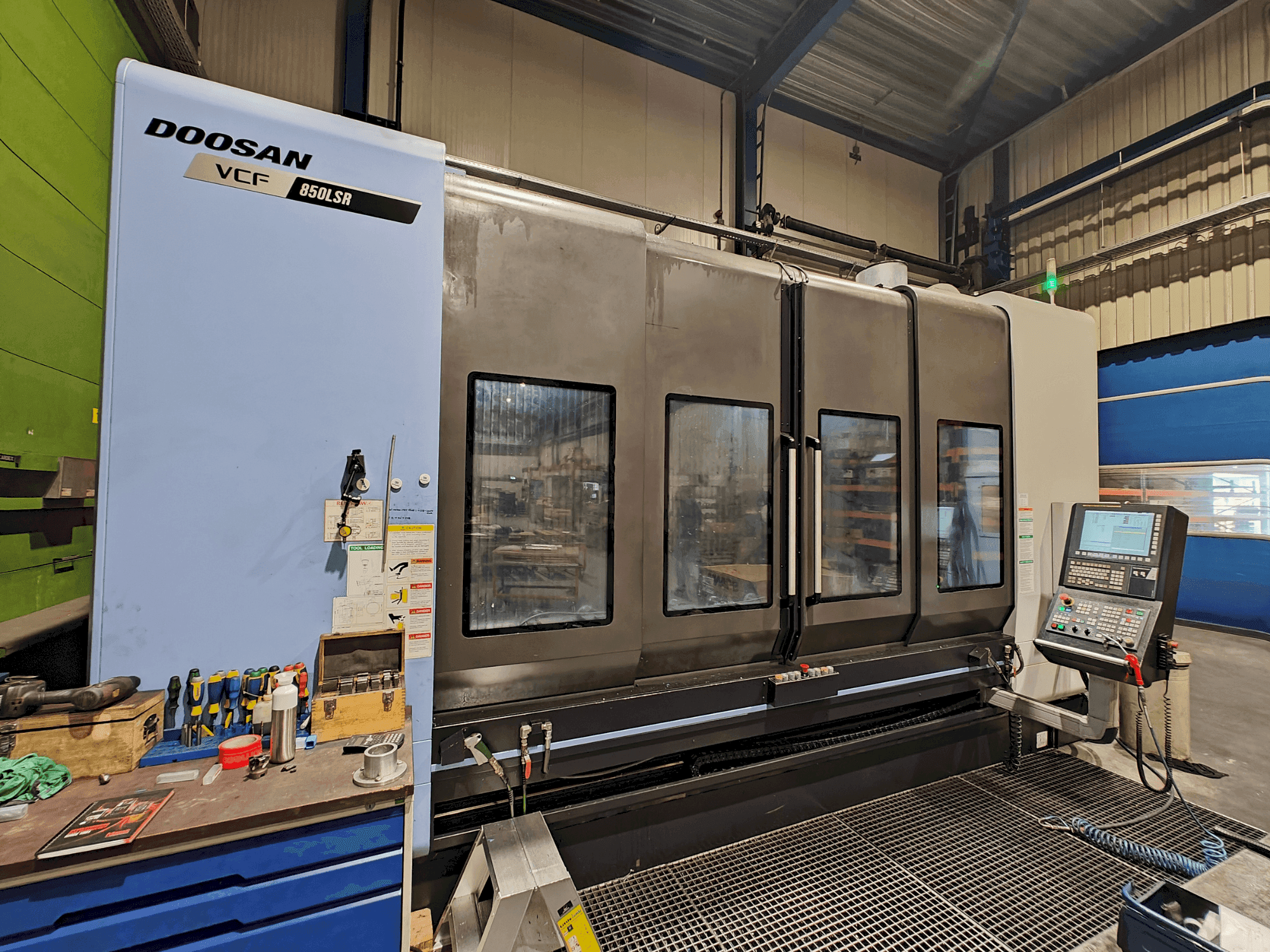 Front view of DOOSAN VCF 850 LSR machine