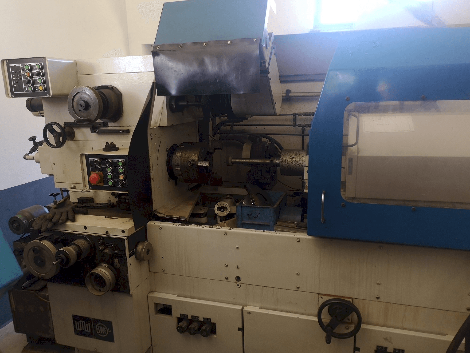 Front view of WMW SI4 machine