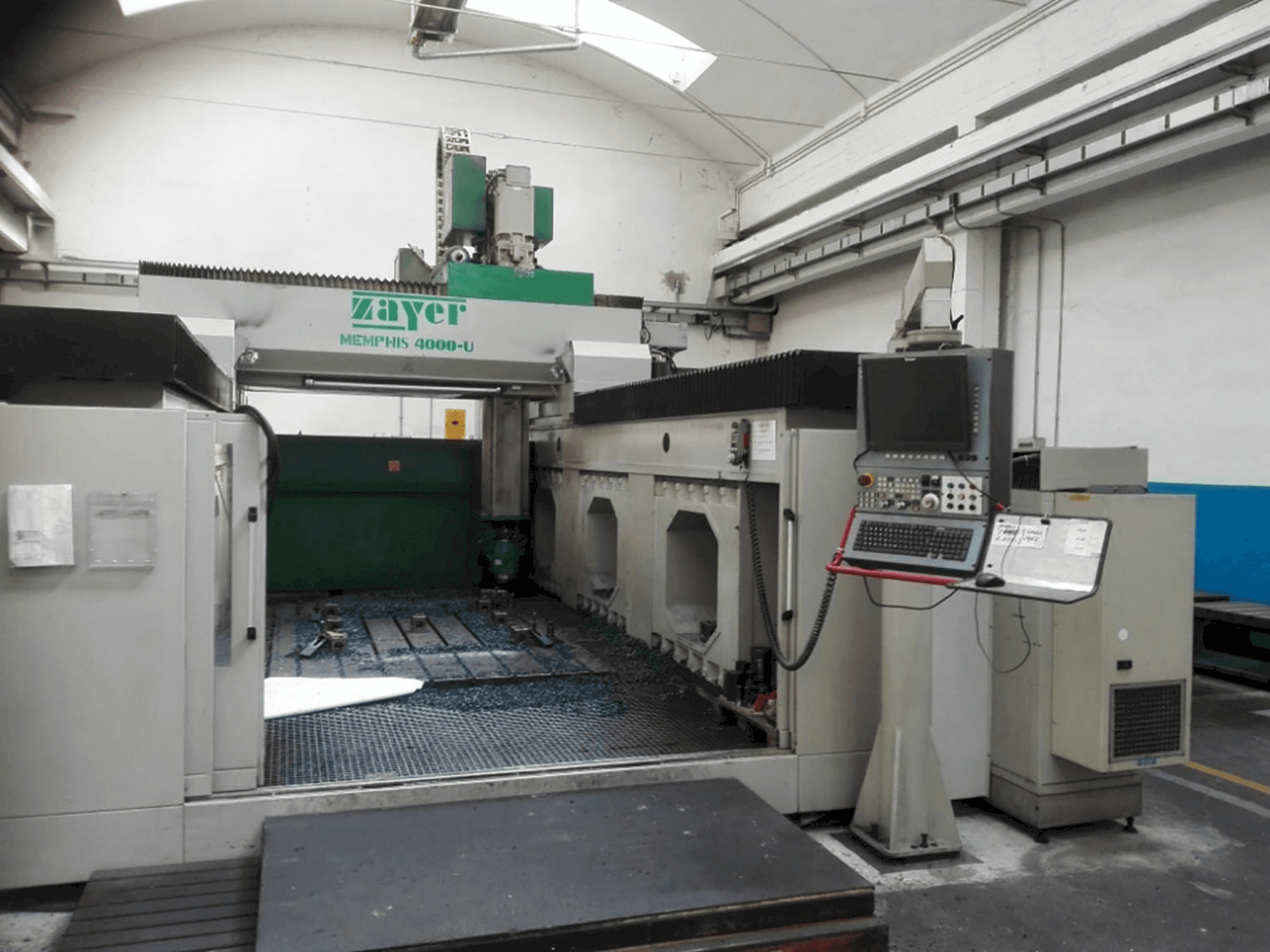 Front view of Zayer Memphis 4000 machine