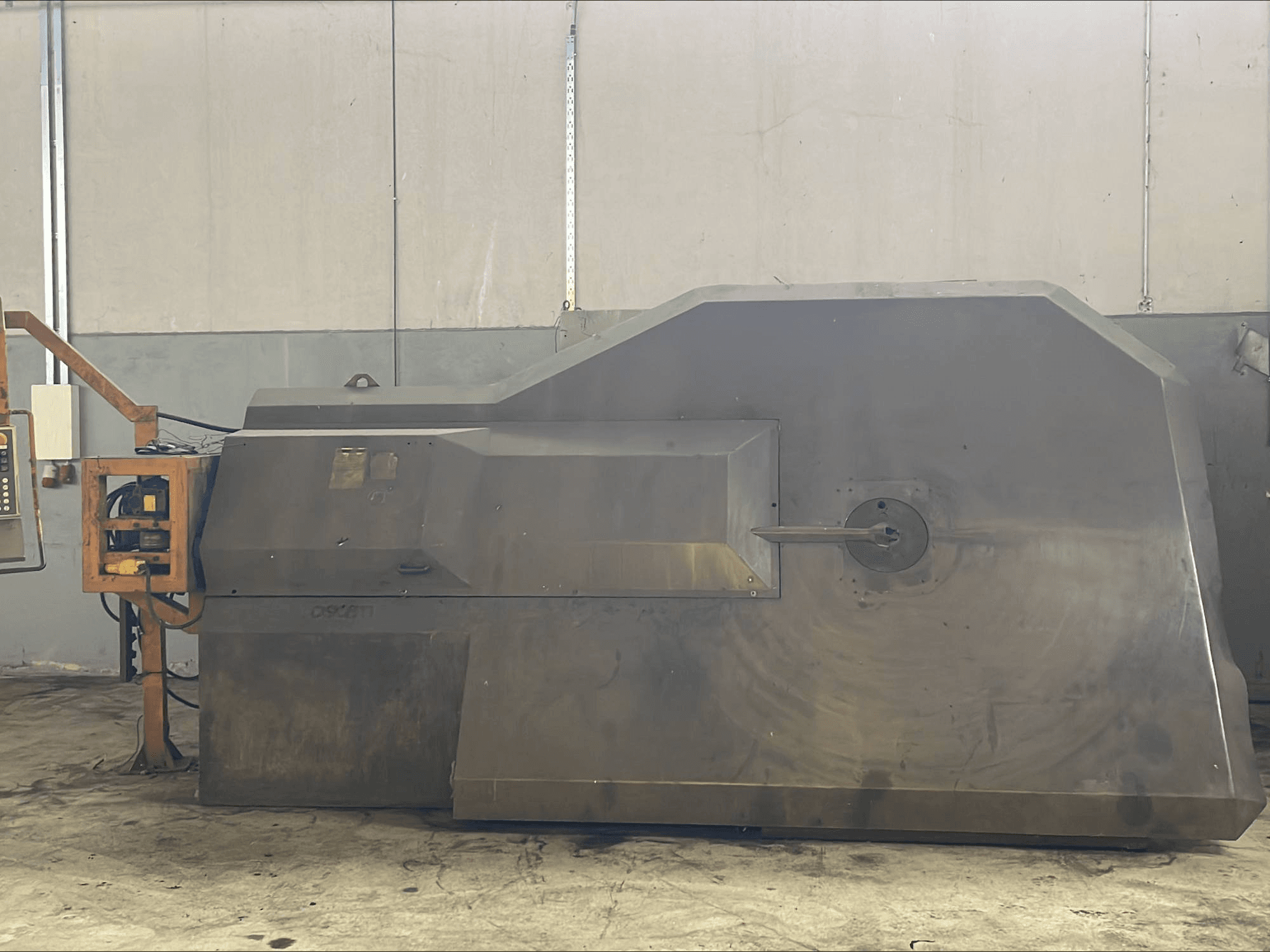 Front view of OSCAM MULTIBEND 16 machine