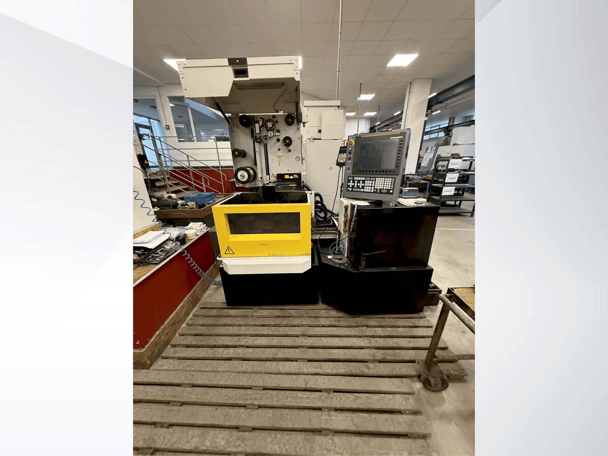 Front view of FANUC Robocut alpha-C400iB machine